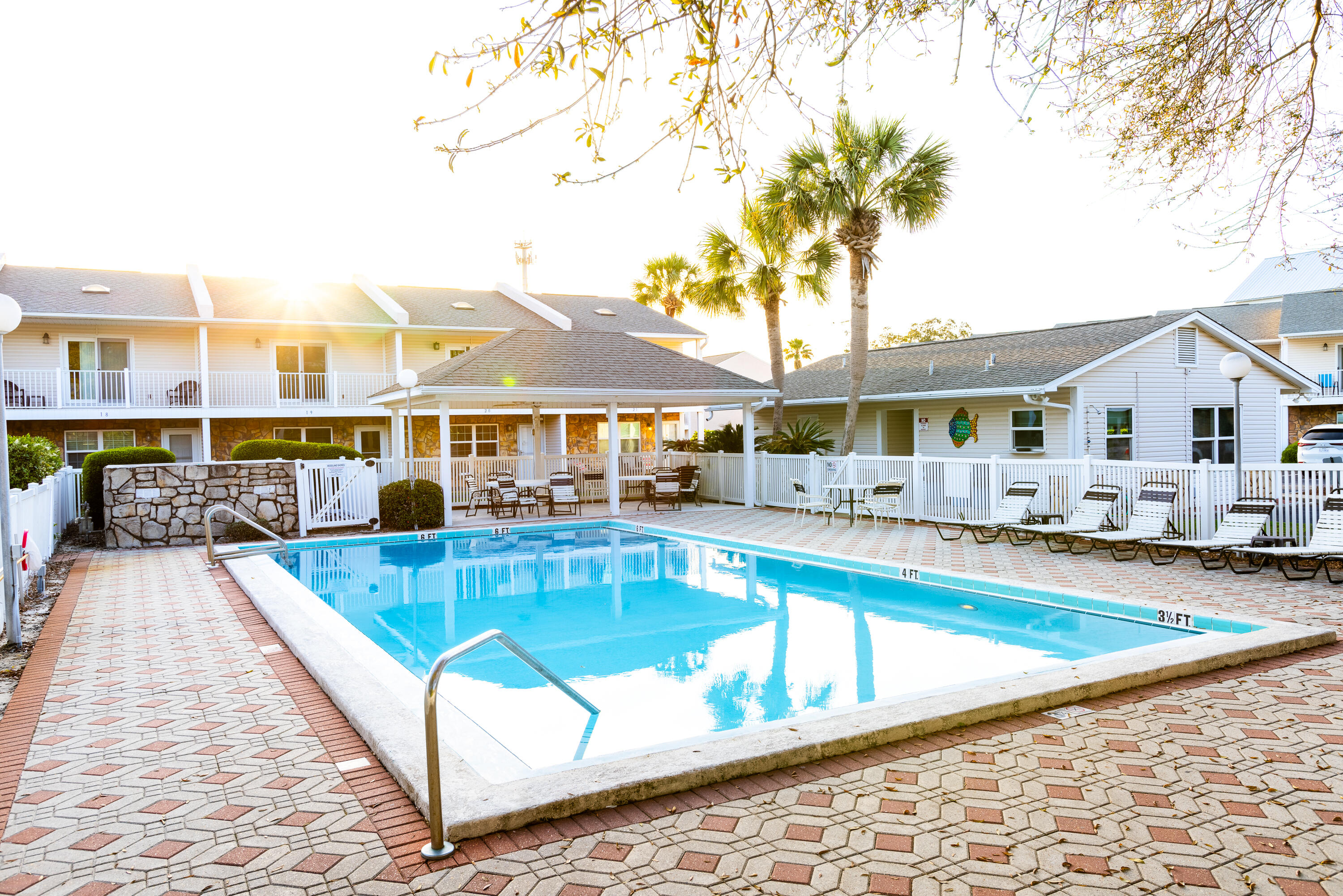 WOODLAND SHORES T/H PH 1 - Residential