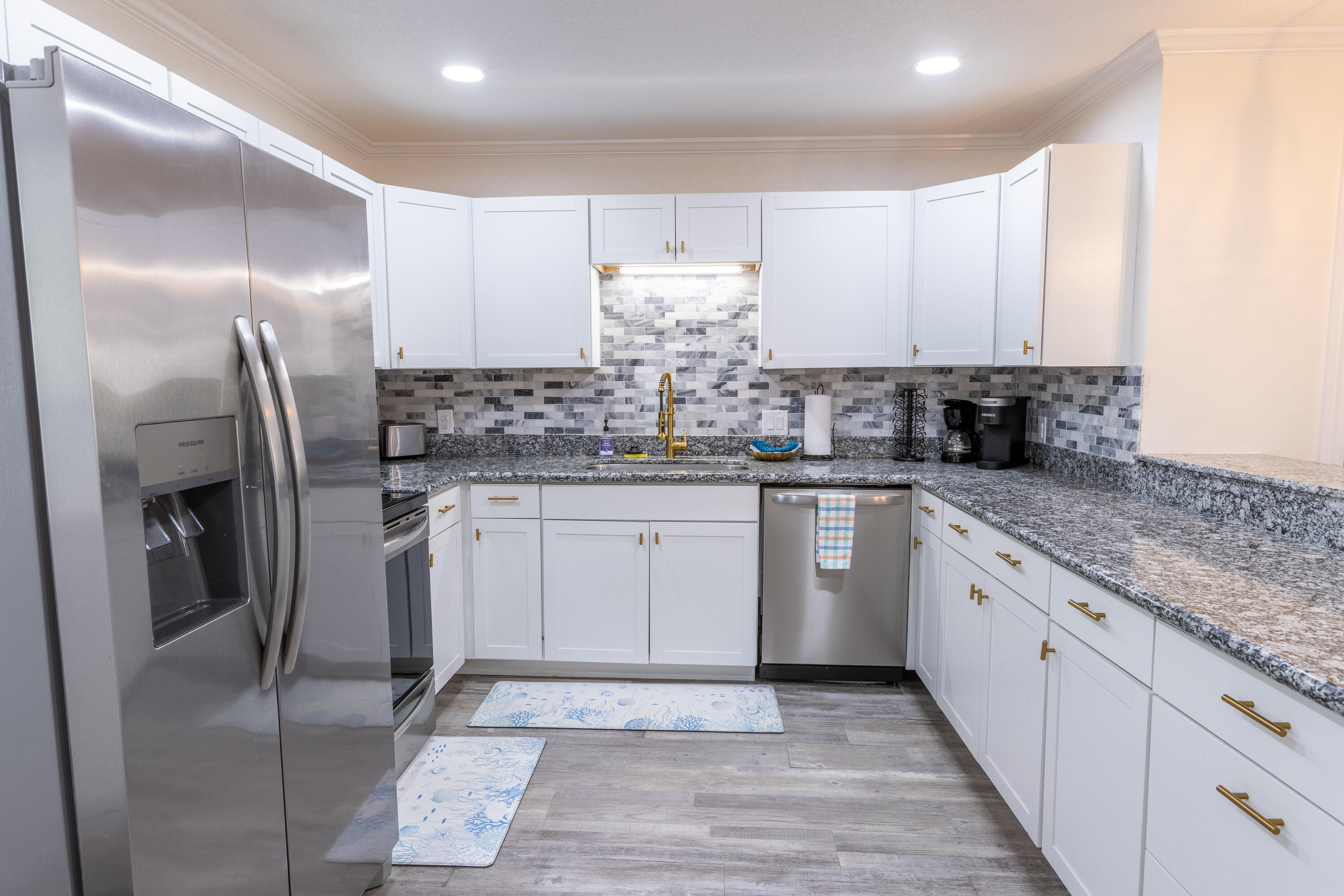 WOODLAND SHORES T/H PH 1 - Residential