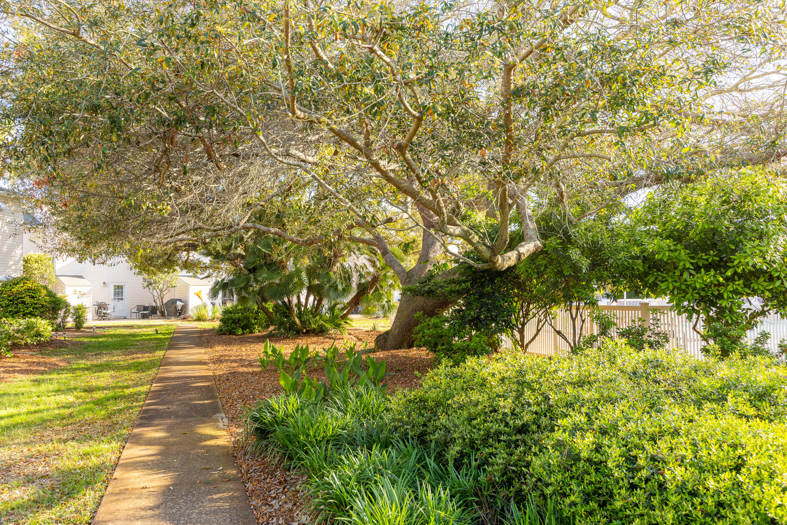 WOODLAND SHORES T/H PH 1 - Residential