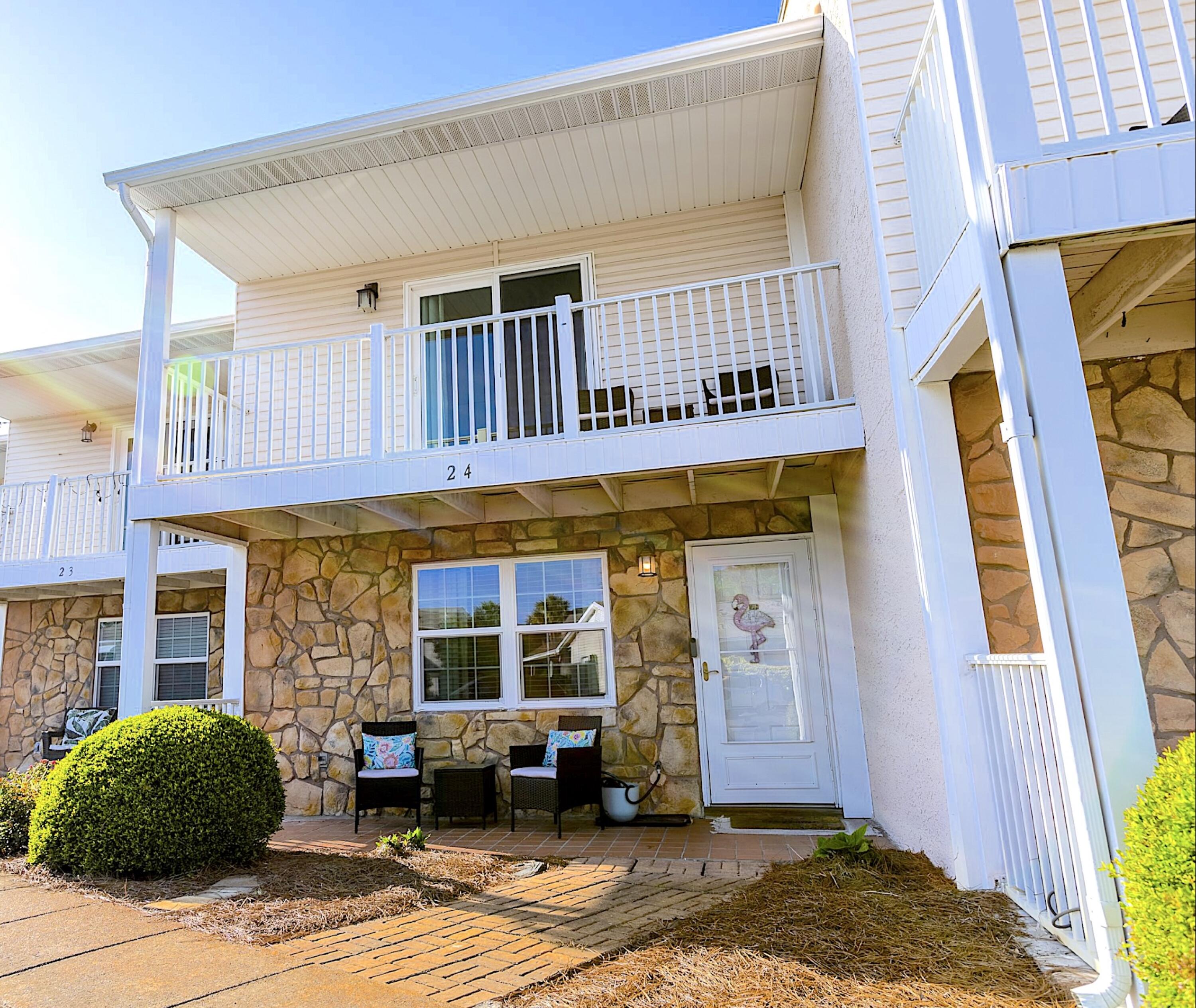 WOODLAND SHORES T/H PH 1 - Residential