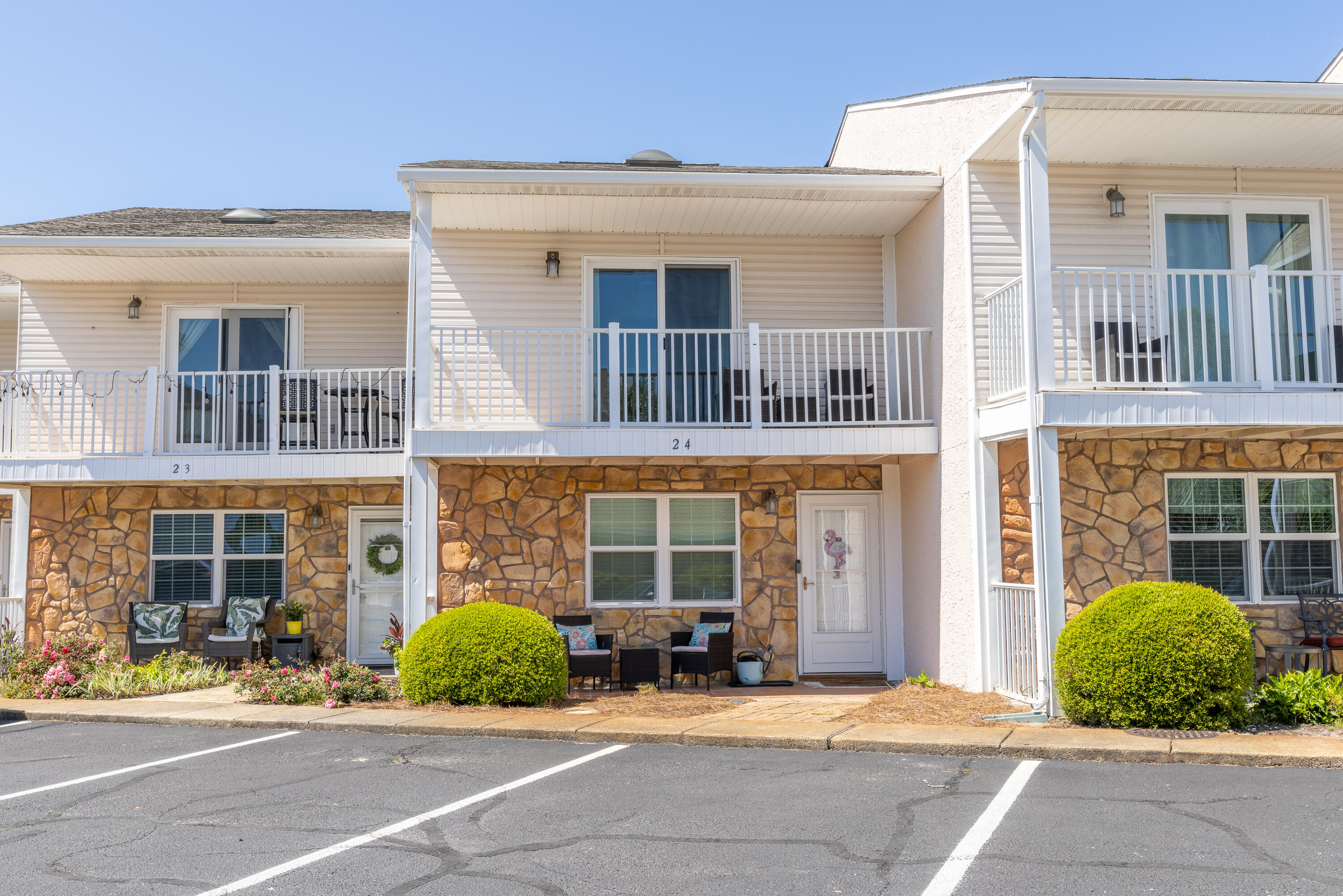 WOODLAND SHORES T/H PH 1 - Residential