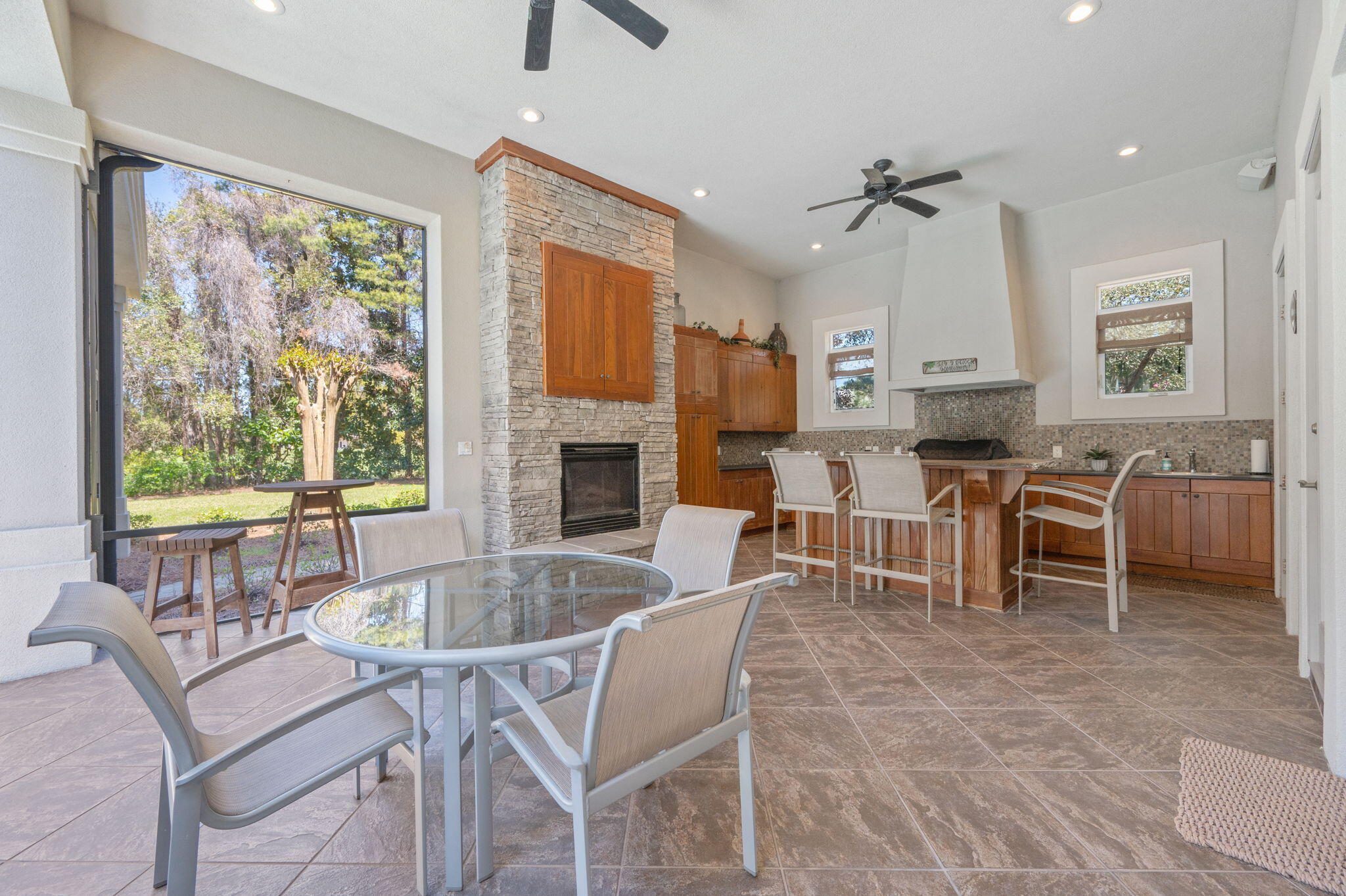 BURNT PINE - Residential