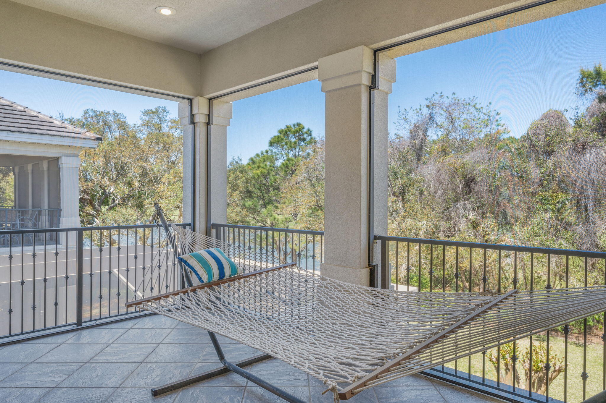 BURNT PINE - Residential