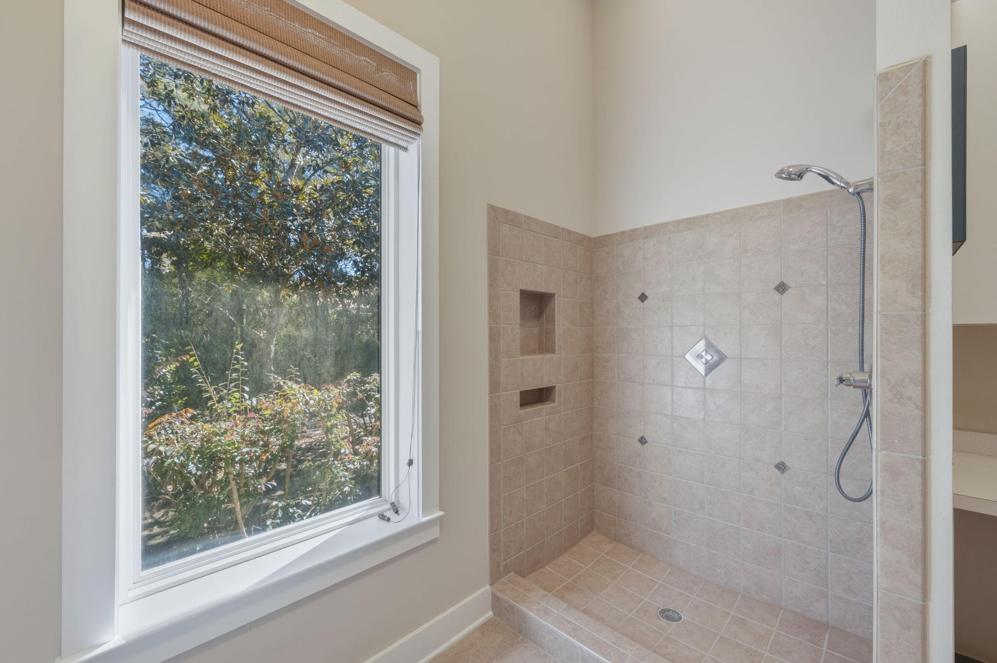 BURNT PINE - Residential