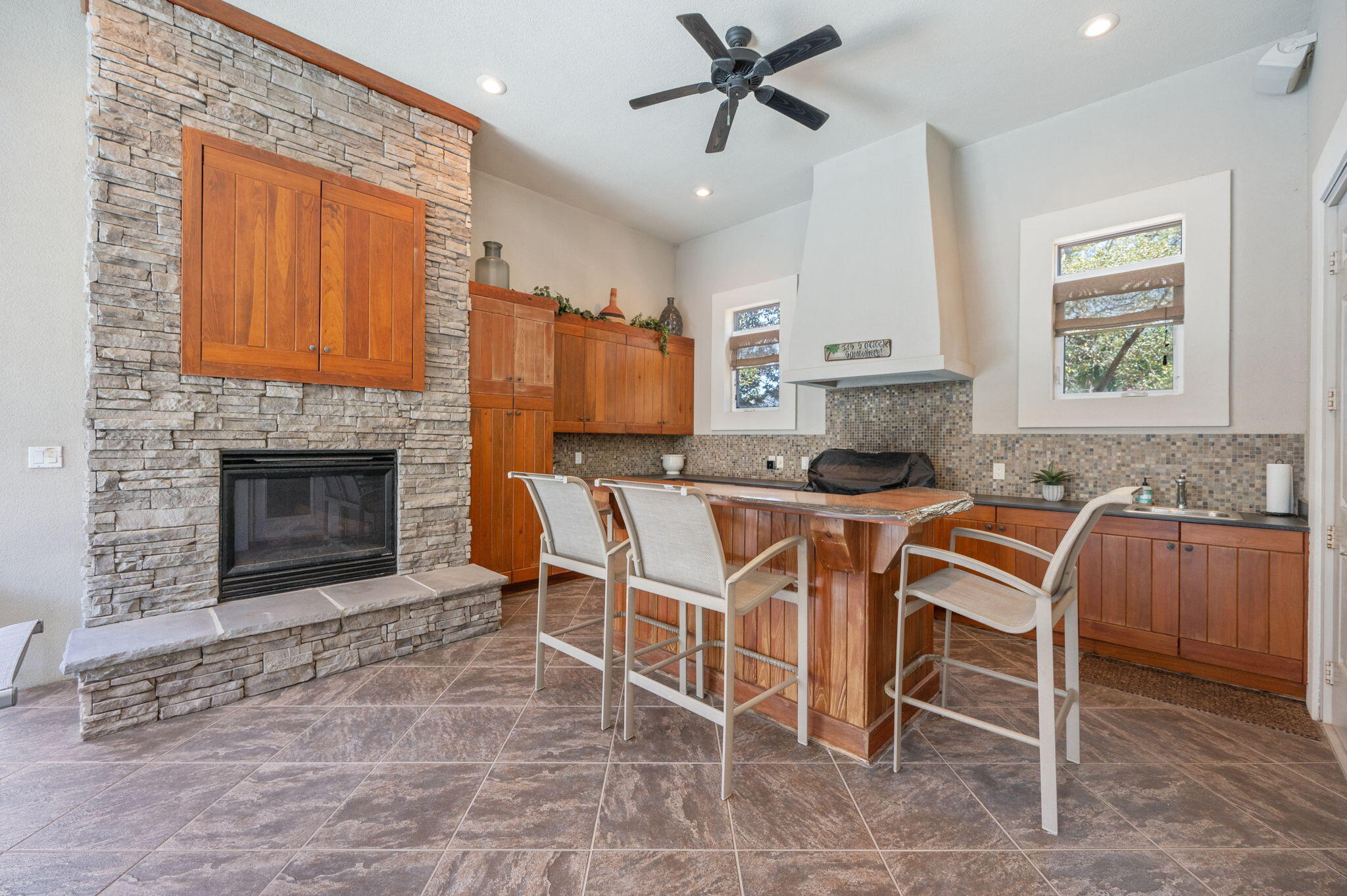 BURNT PINE - Residential