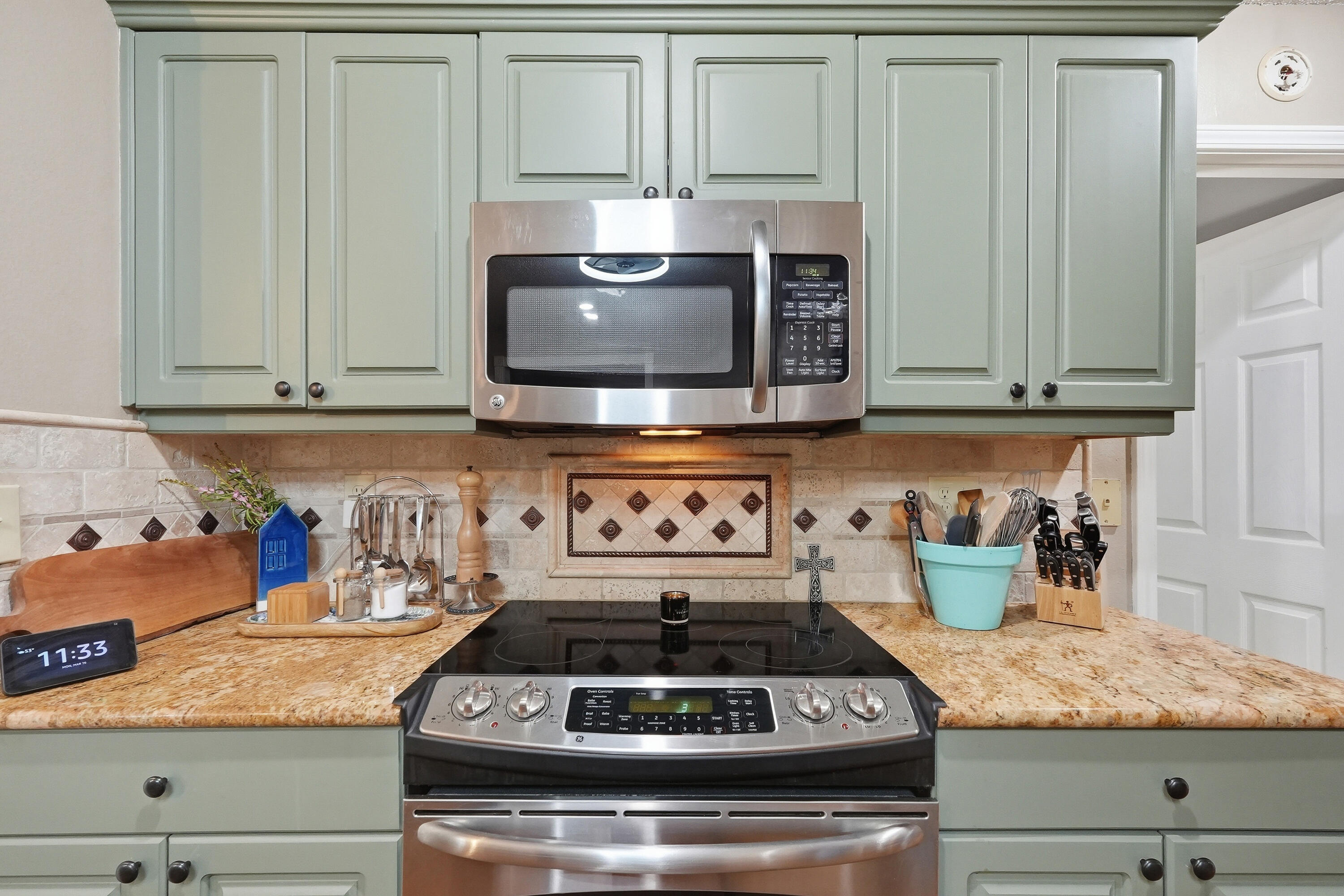 SOUTHMINSTER VILLAGE @ RAINTREE ESTATES - Residential