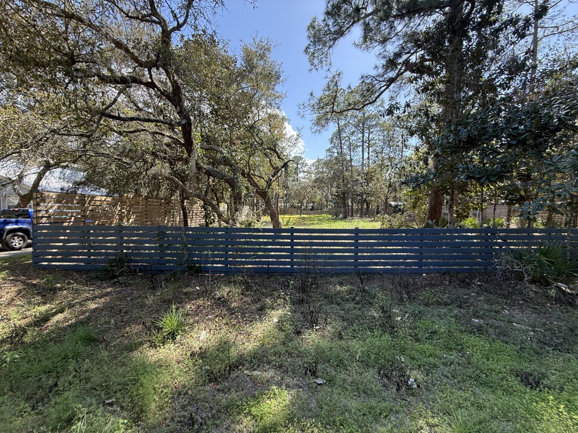 METES & BOUNDS - Land