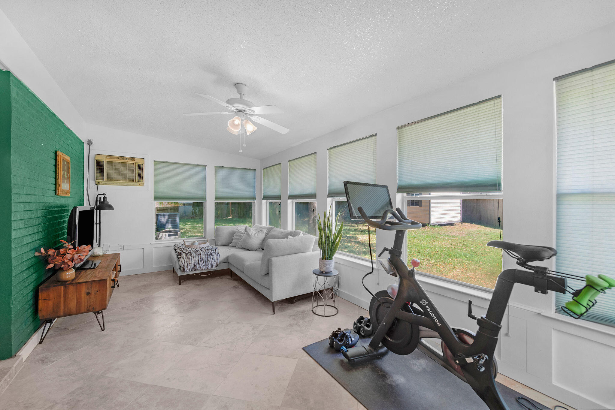 VESTA HEIGHTS 3RD ADDN - Residential