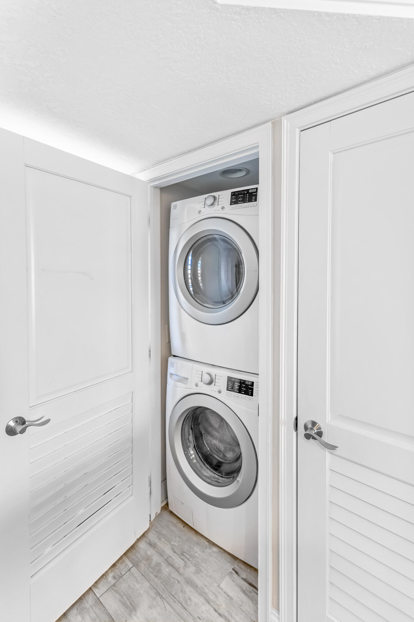 EDGEWATER BEACH CONDO PH 1 - Residential