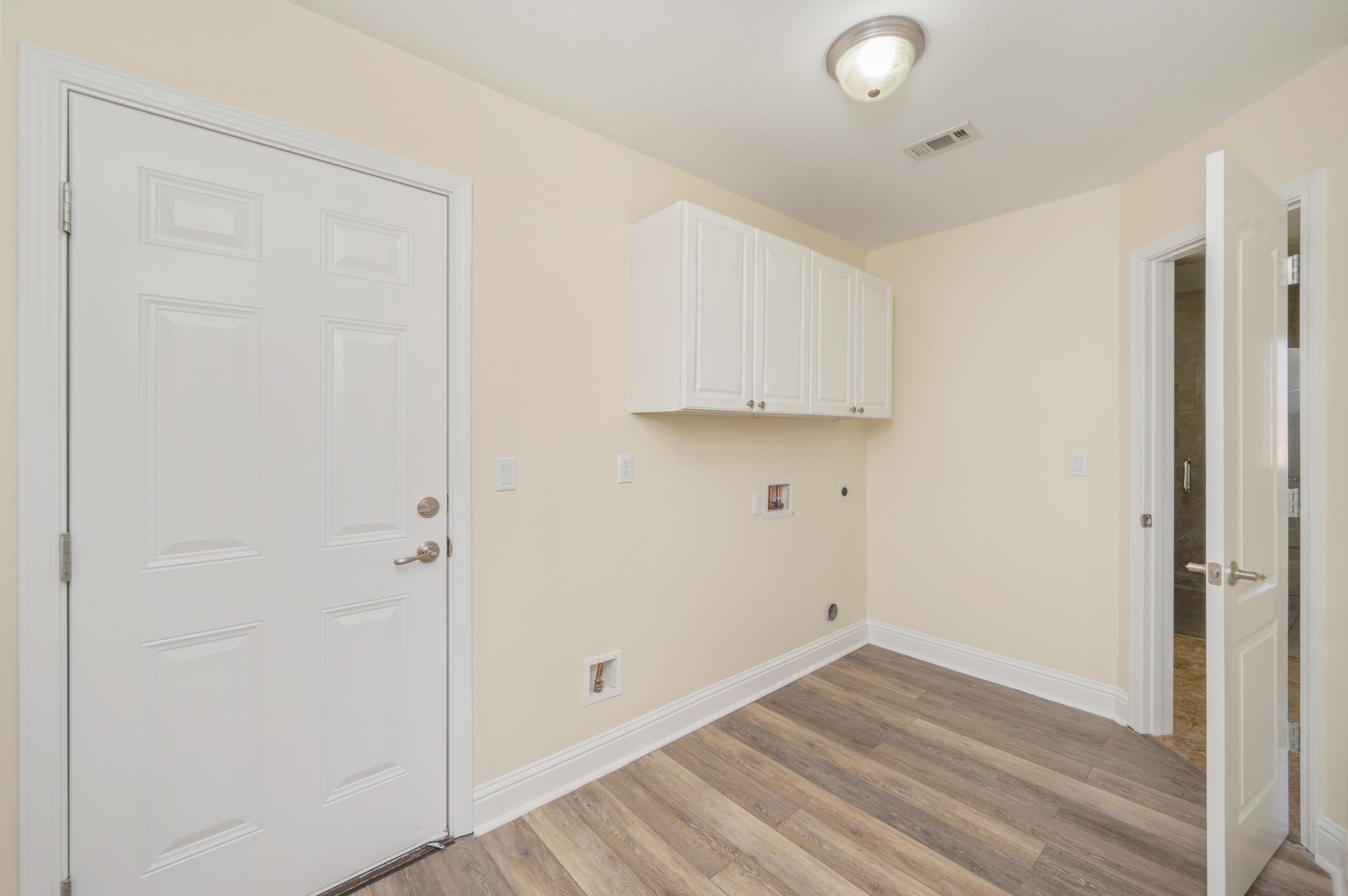 BROWNSTONE MANOR - Residential