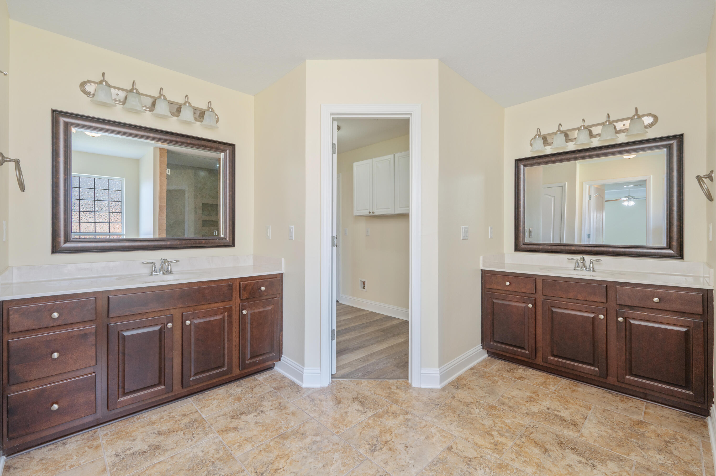 BROWNSTONE MANOR - Residential