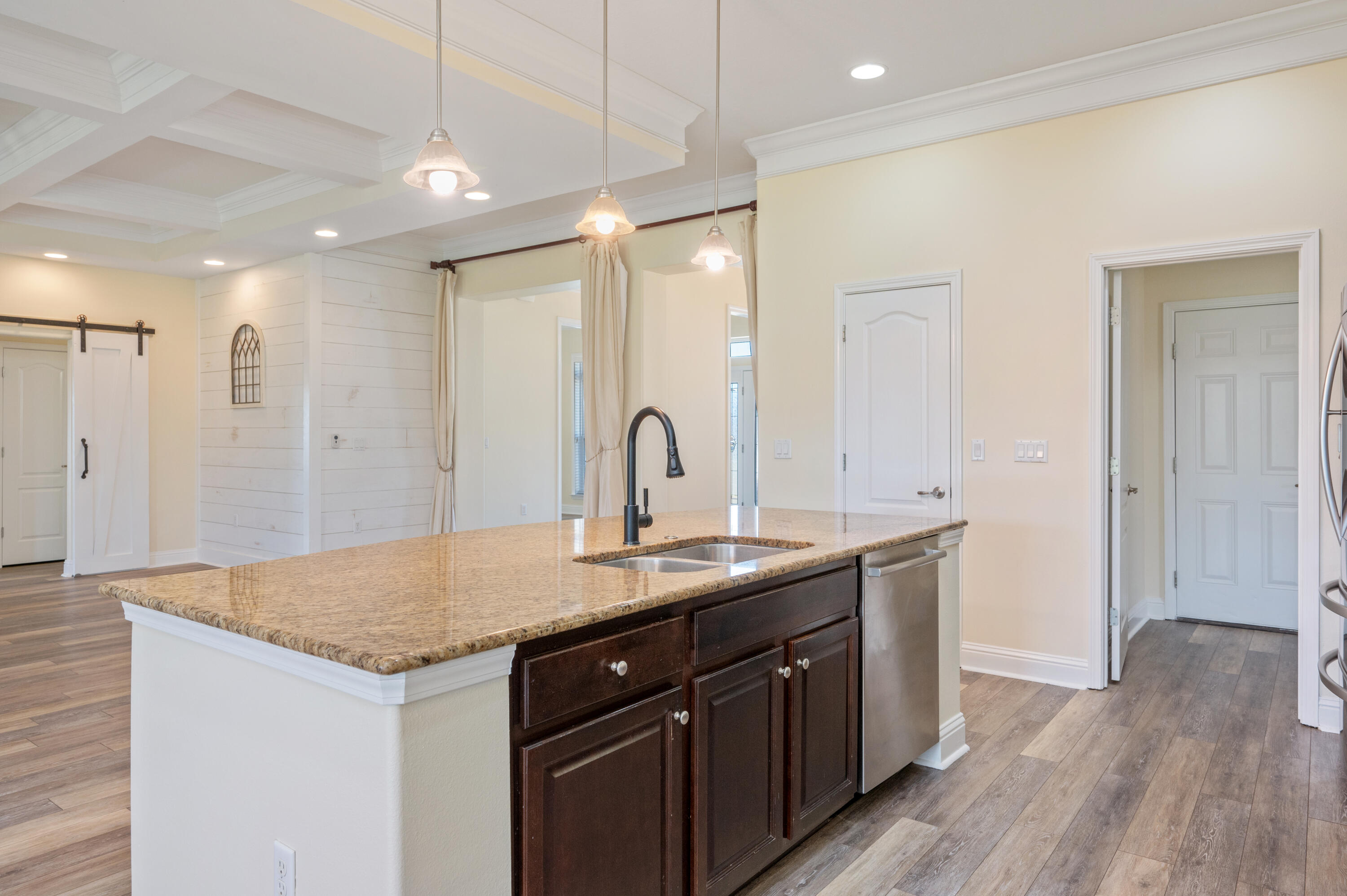 BROWNSTONE MANOR - Residential