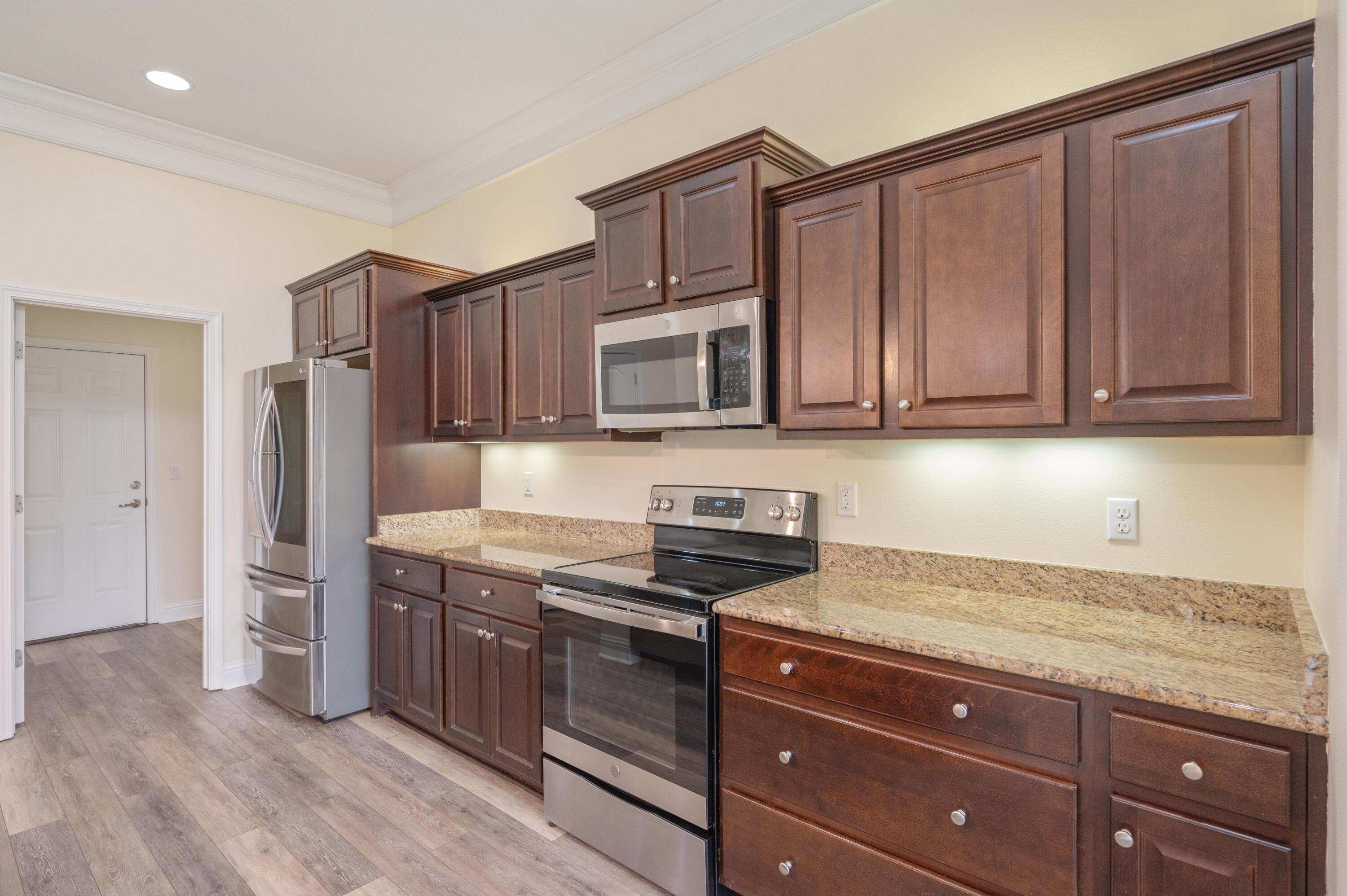 BROWNSTONE MANOR - Residential