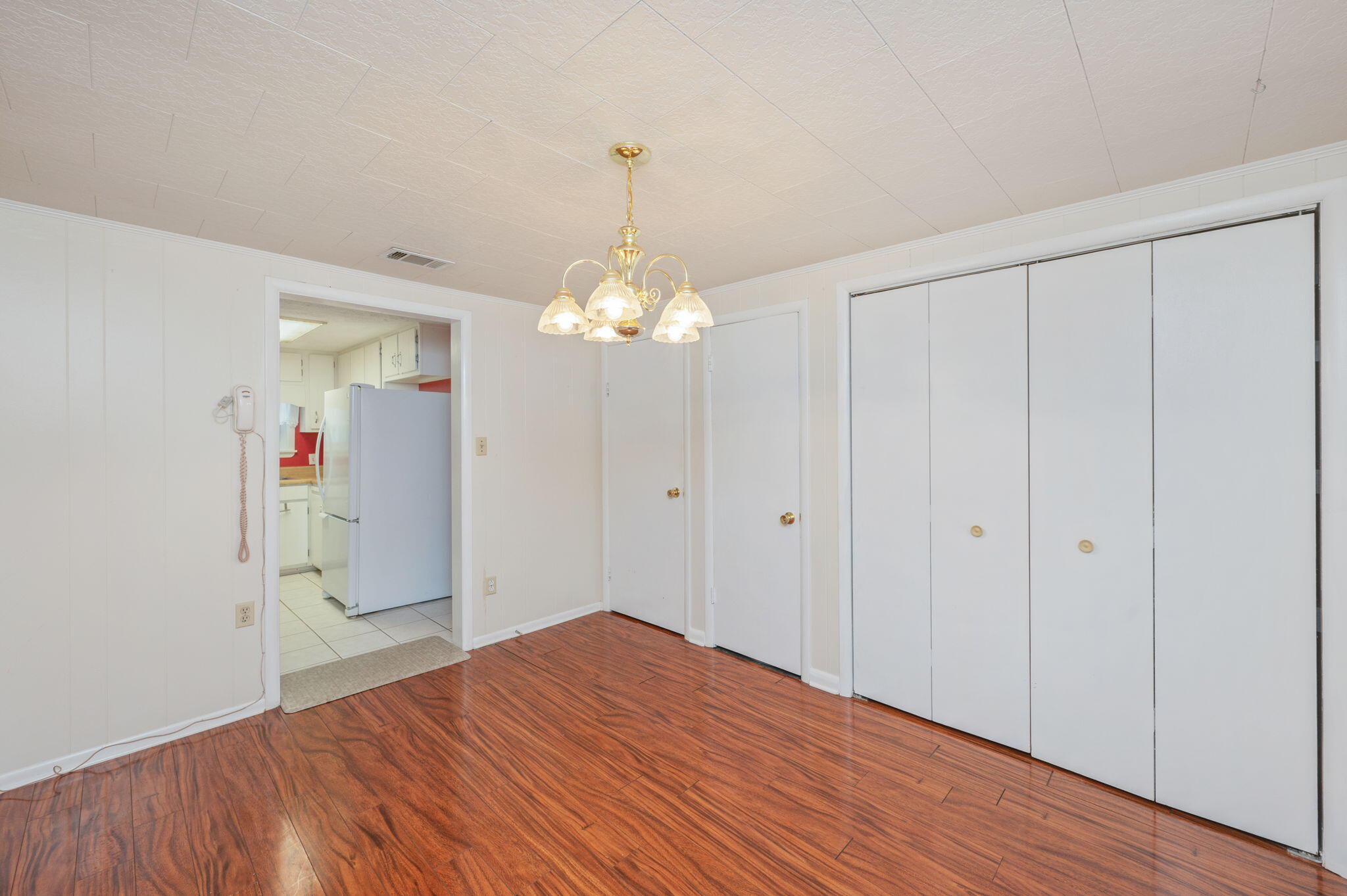 MORRIS ADDN TO CRESTVIEW - Residential