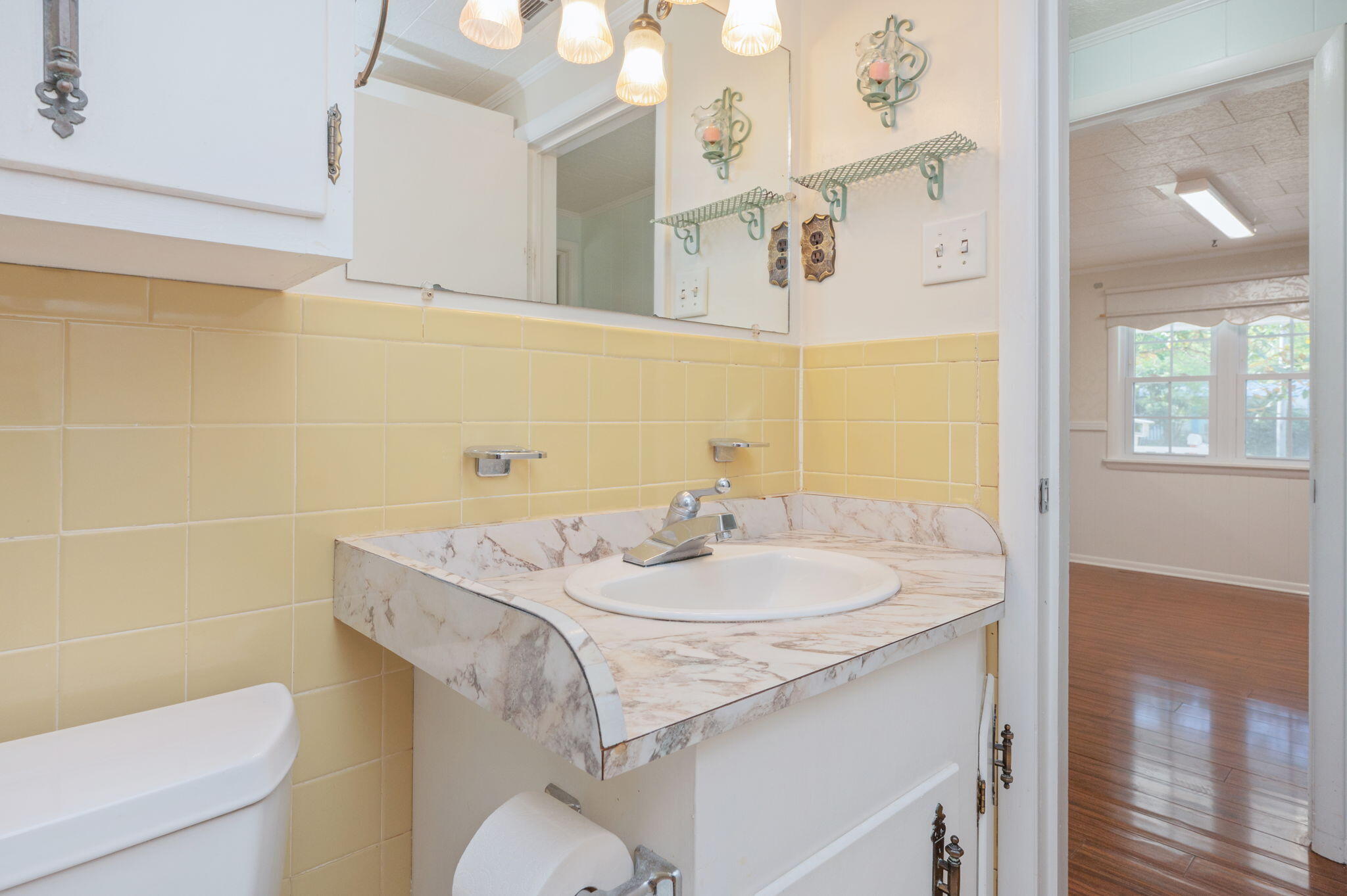 MORRIS ADDN TO CRESTVIEW - Residential