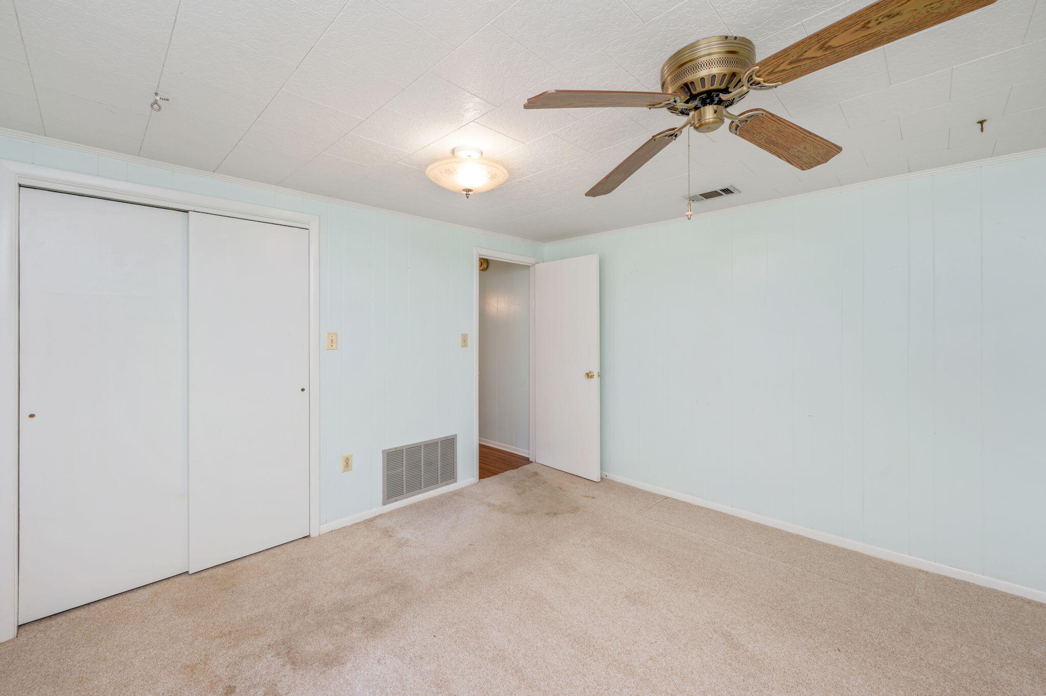 MORRIS ADDN TO CRESTVIEW - Residential