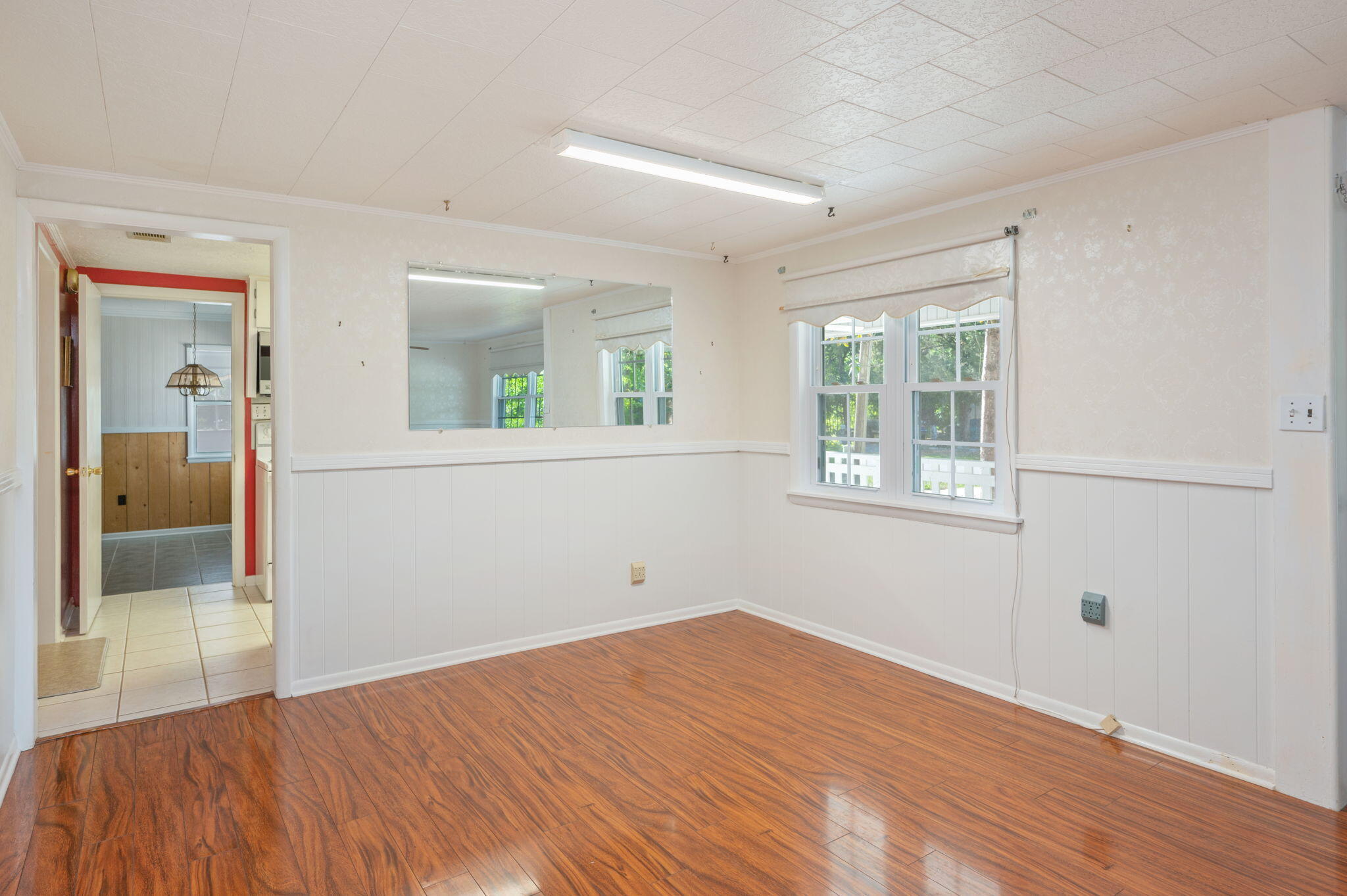 MORRIS ADDN TO CRESTVIEW - Residential