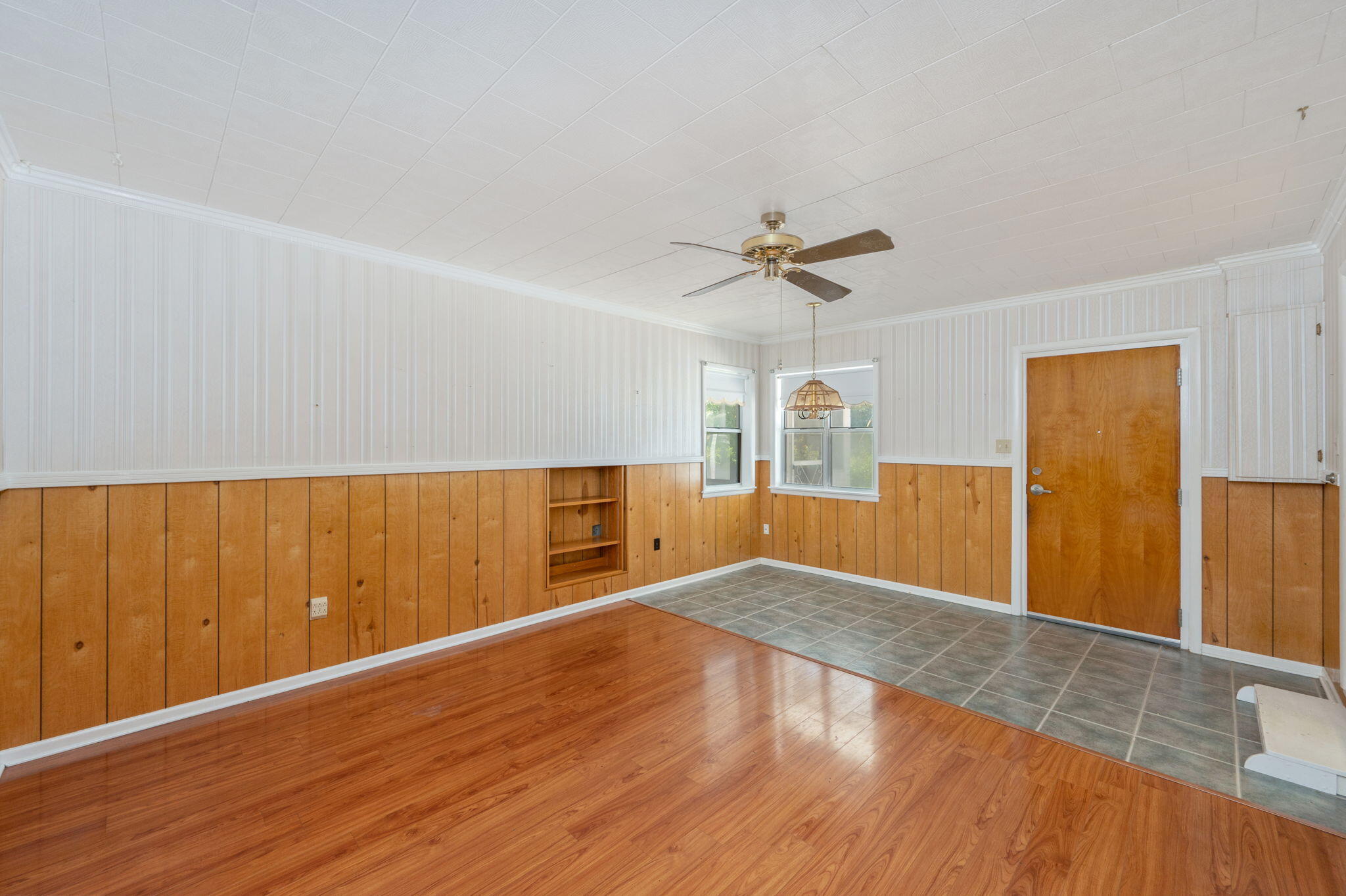 MORRIS ADDN TO CRESTVIEW - Residential