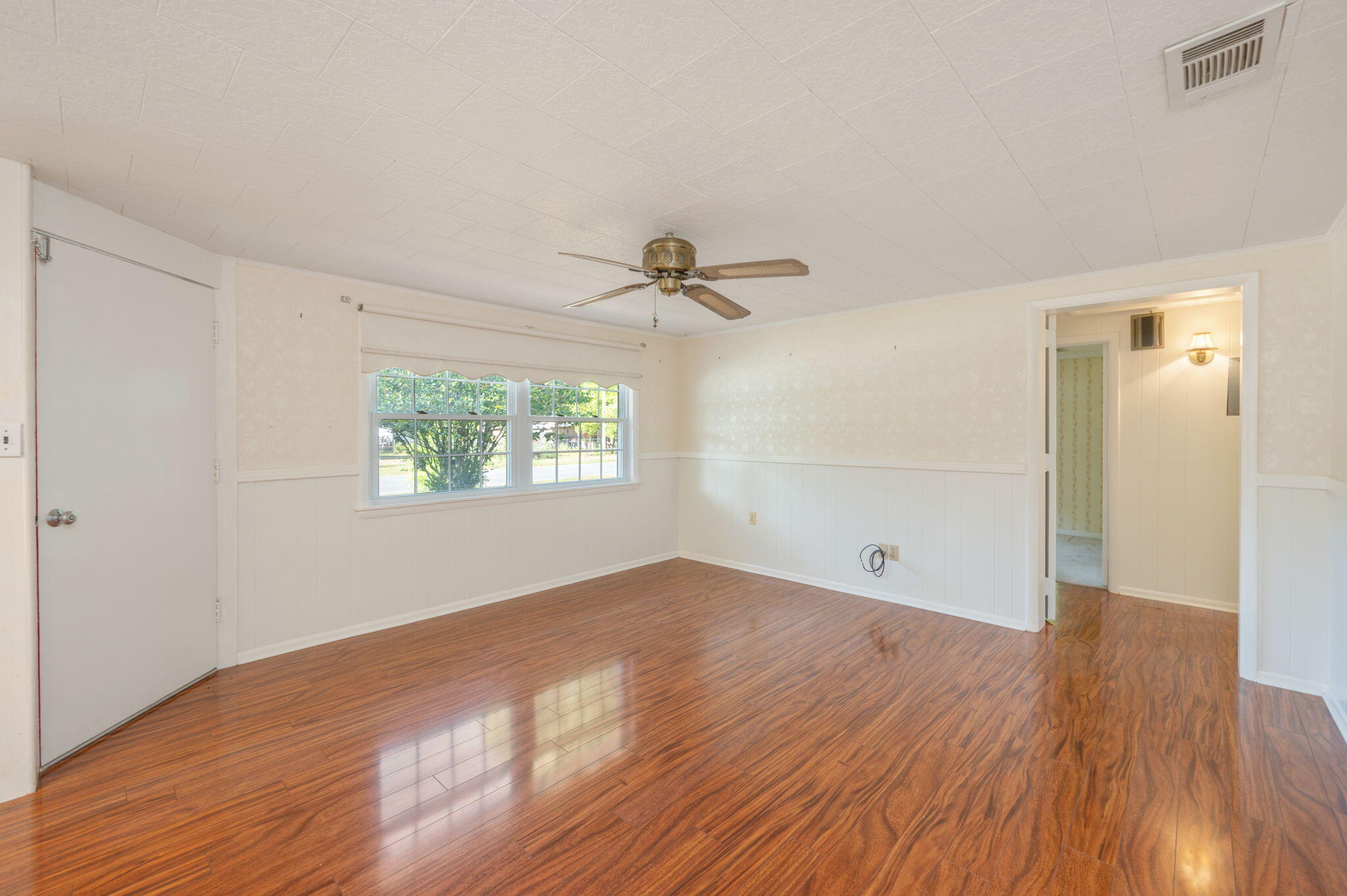 MORRIS ADDN TO CRESTVIEW - Residential