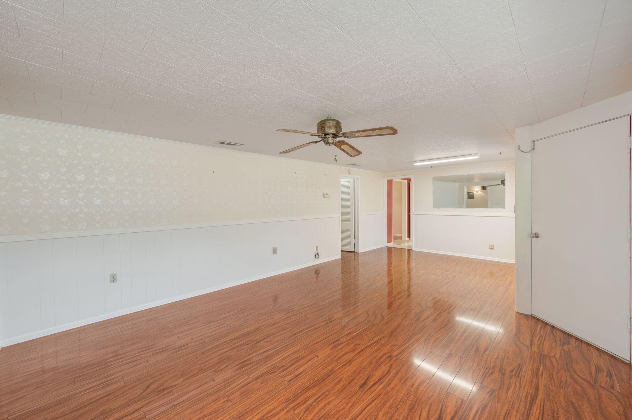 MORRIS ADDN TO CRESTVIEW - Residential