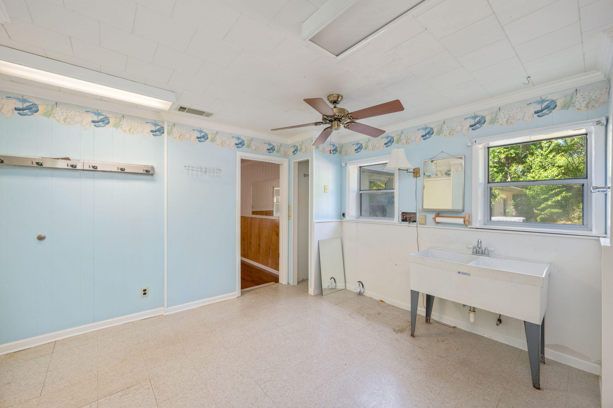 MORRIS ADDN TO CRESTVIEW - Residential