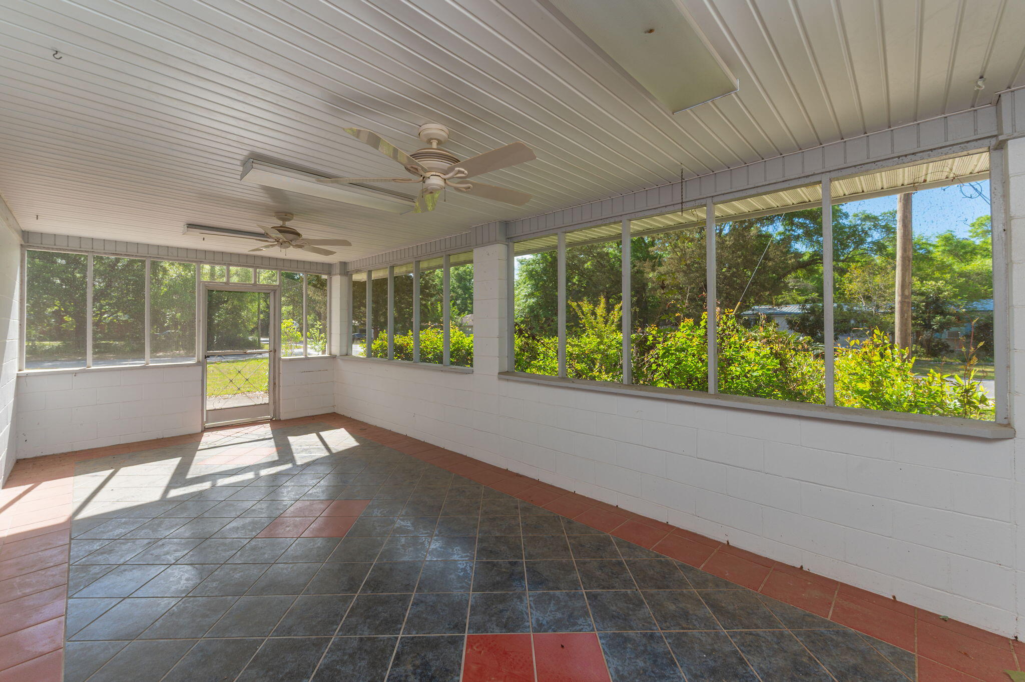 MORRIS ADDN TO CRESTVIEW - Residential