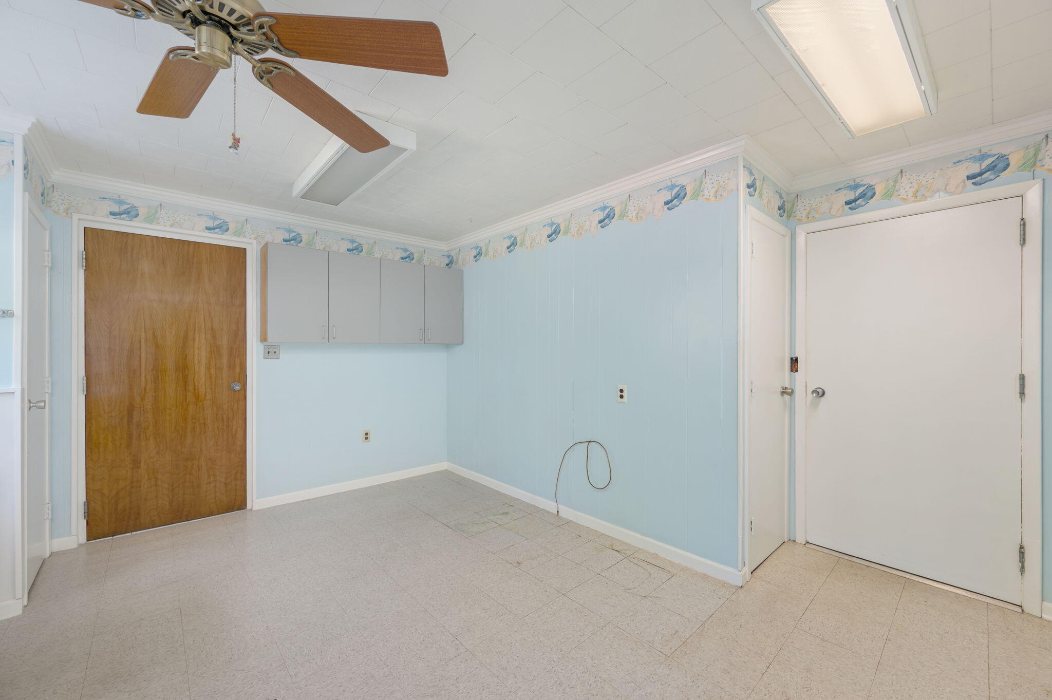 MORRIS ADDN TO CRESTVIEW - Residential