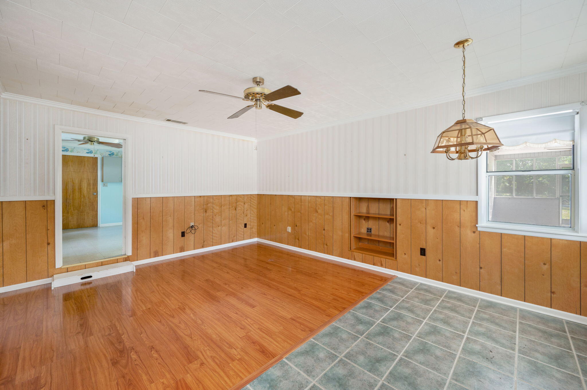 MORRIS ADDN TO CRESTVIEW - Residential