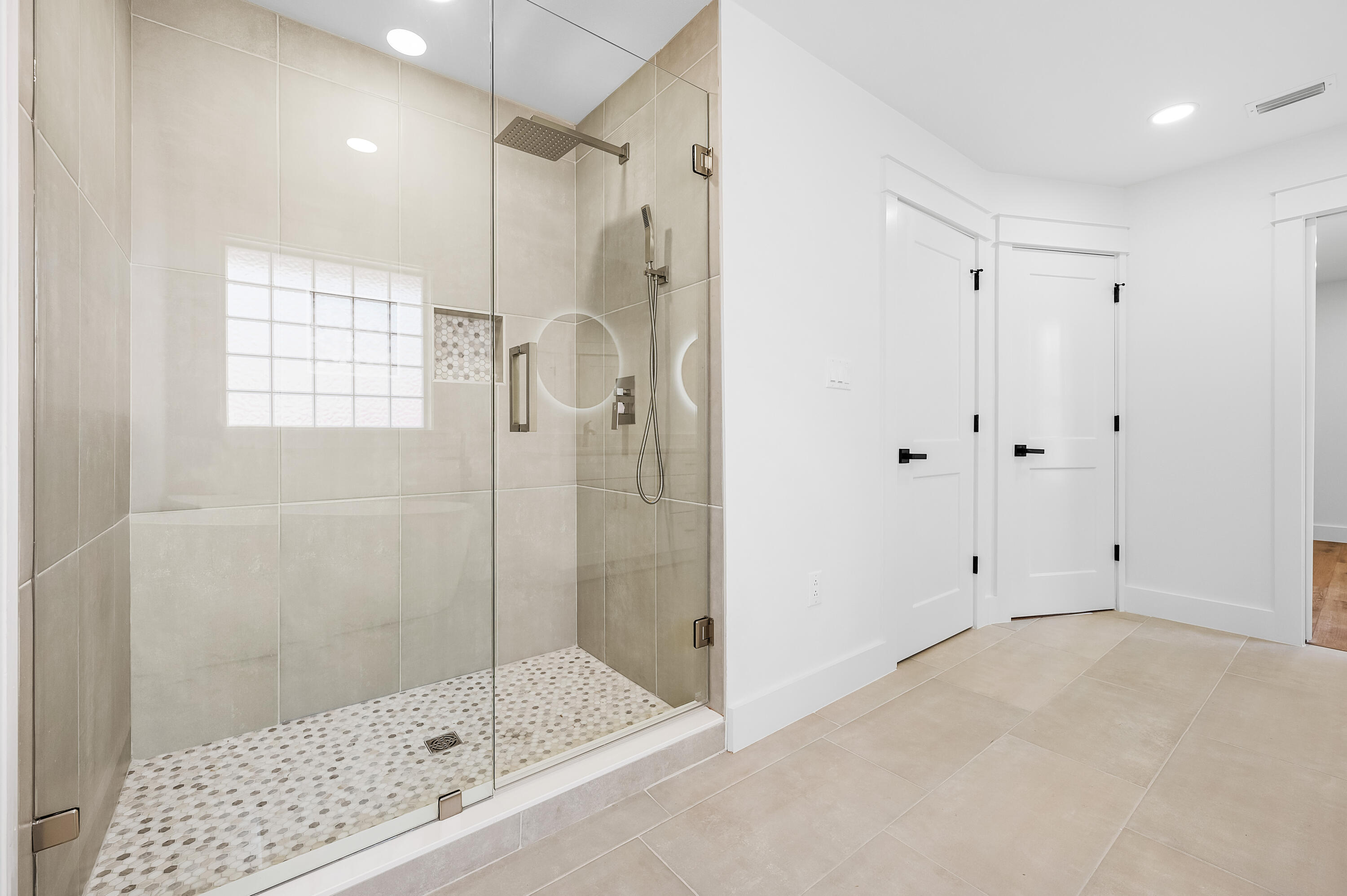 BAYSHORE PLACE PH 2 - Residential