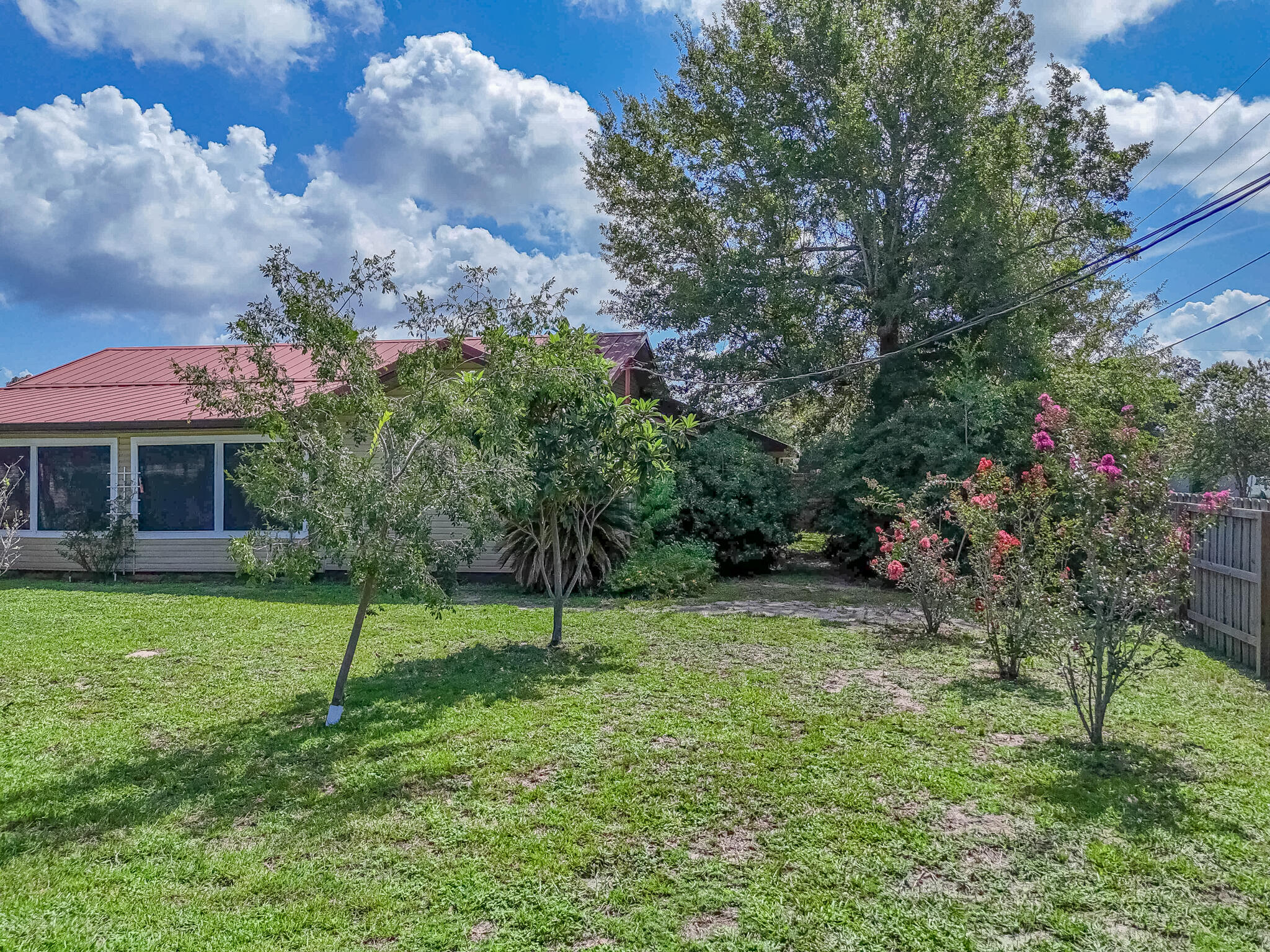 NORTHRIDGE - Residential