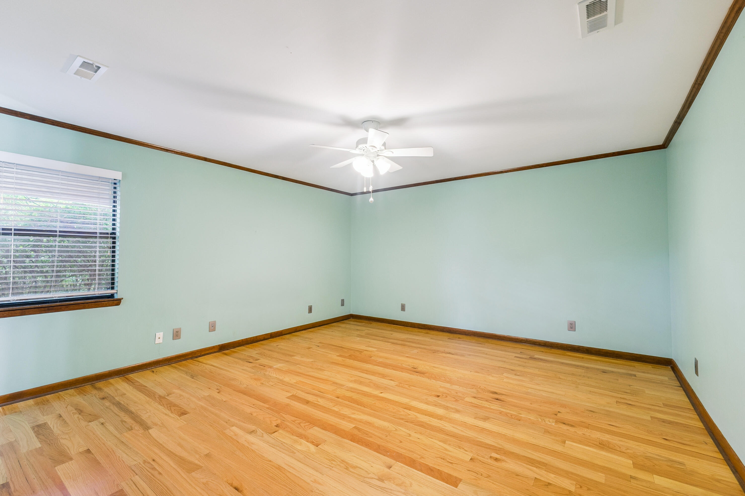 NORTHRIDGE - Residential