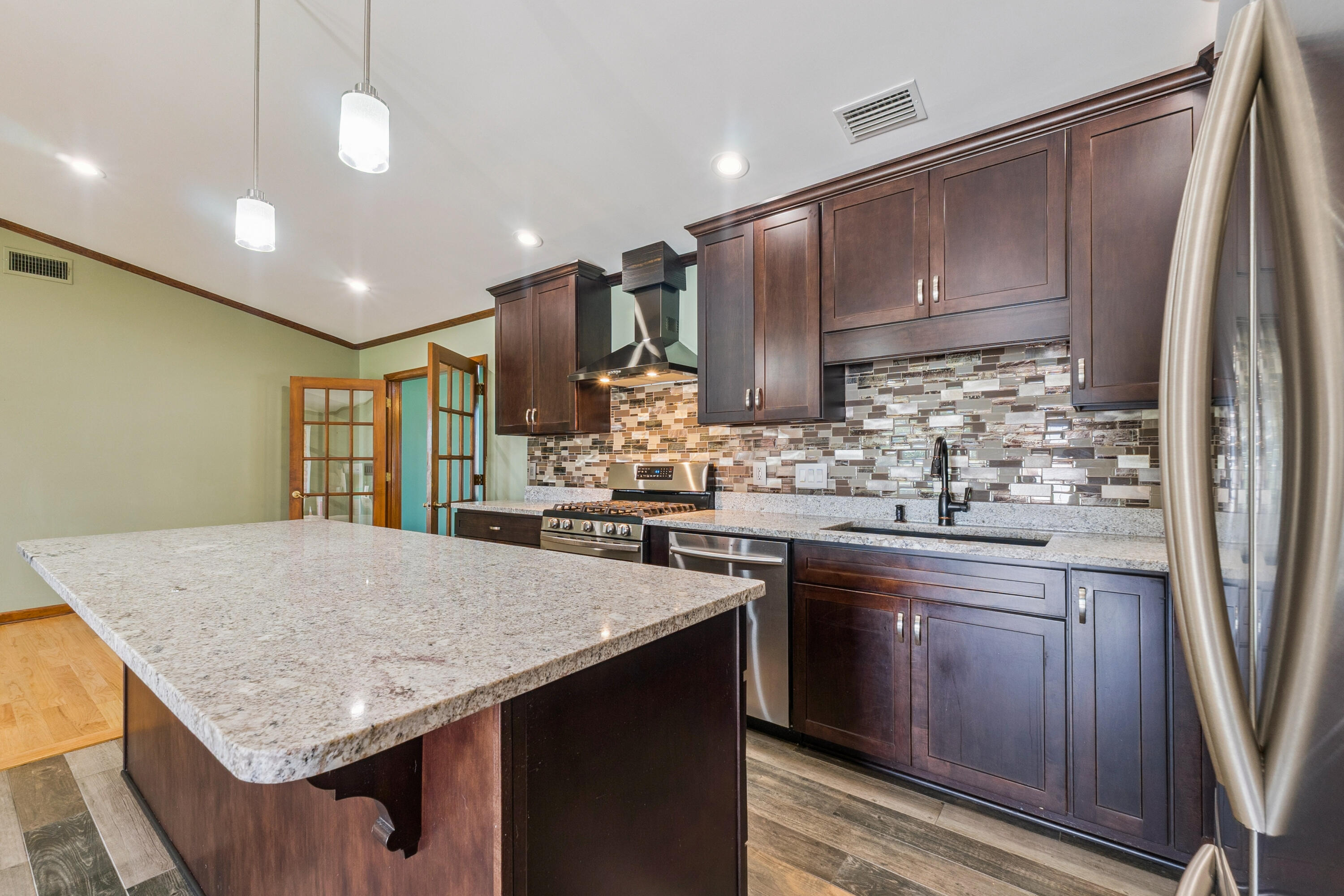 NORTHRIDGE - Residential