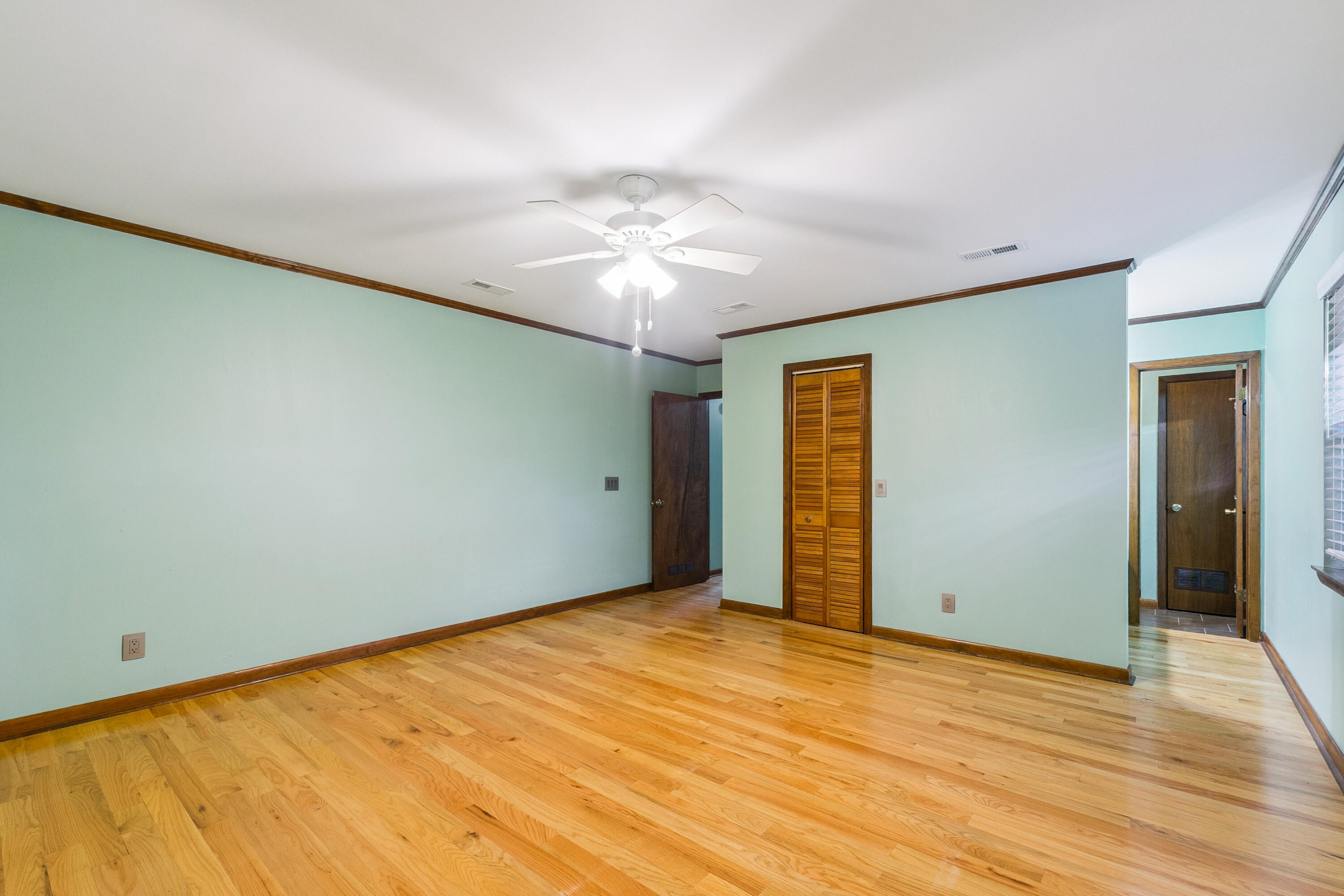 NORTHRIDGE - Residential