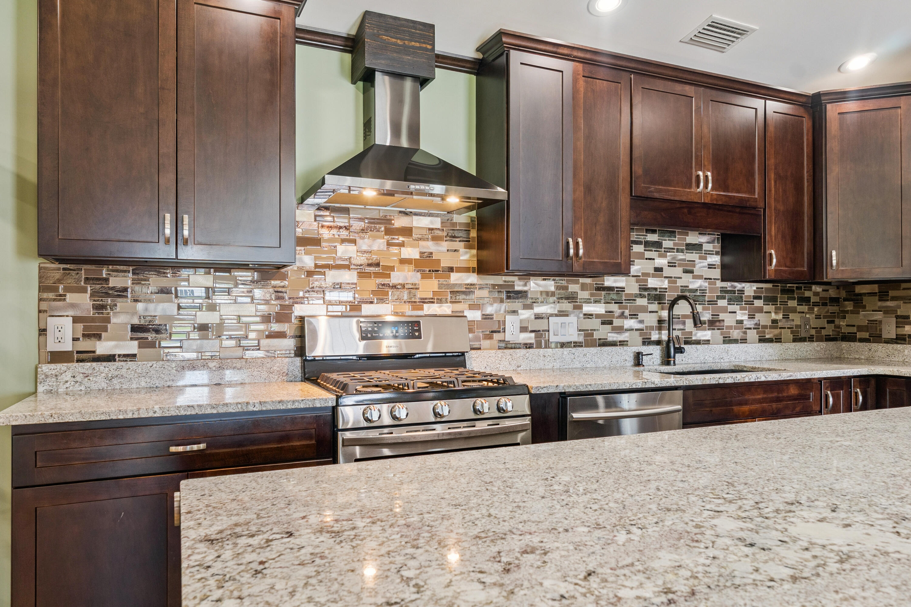 NORTHRIDGE - Residential