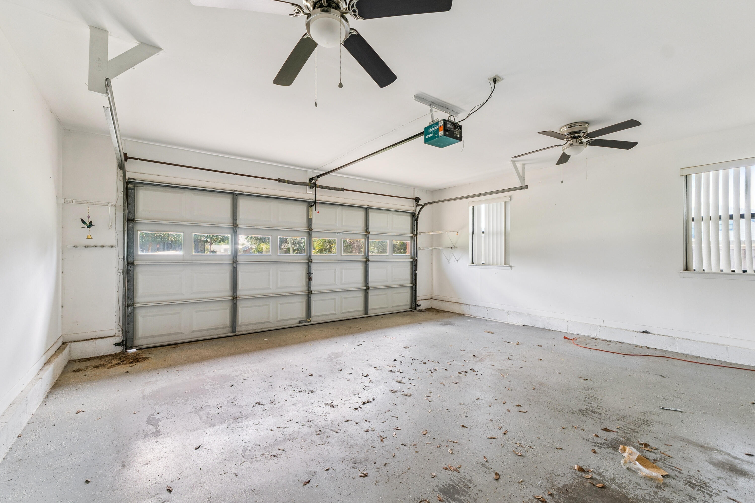 NORTHRIDGE - Residential