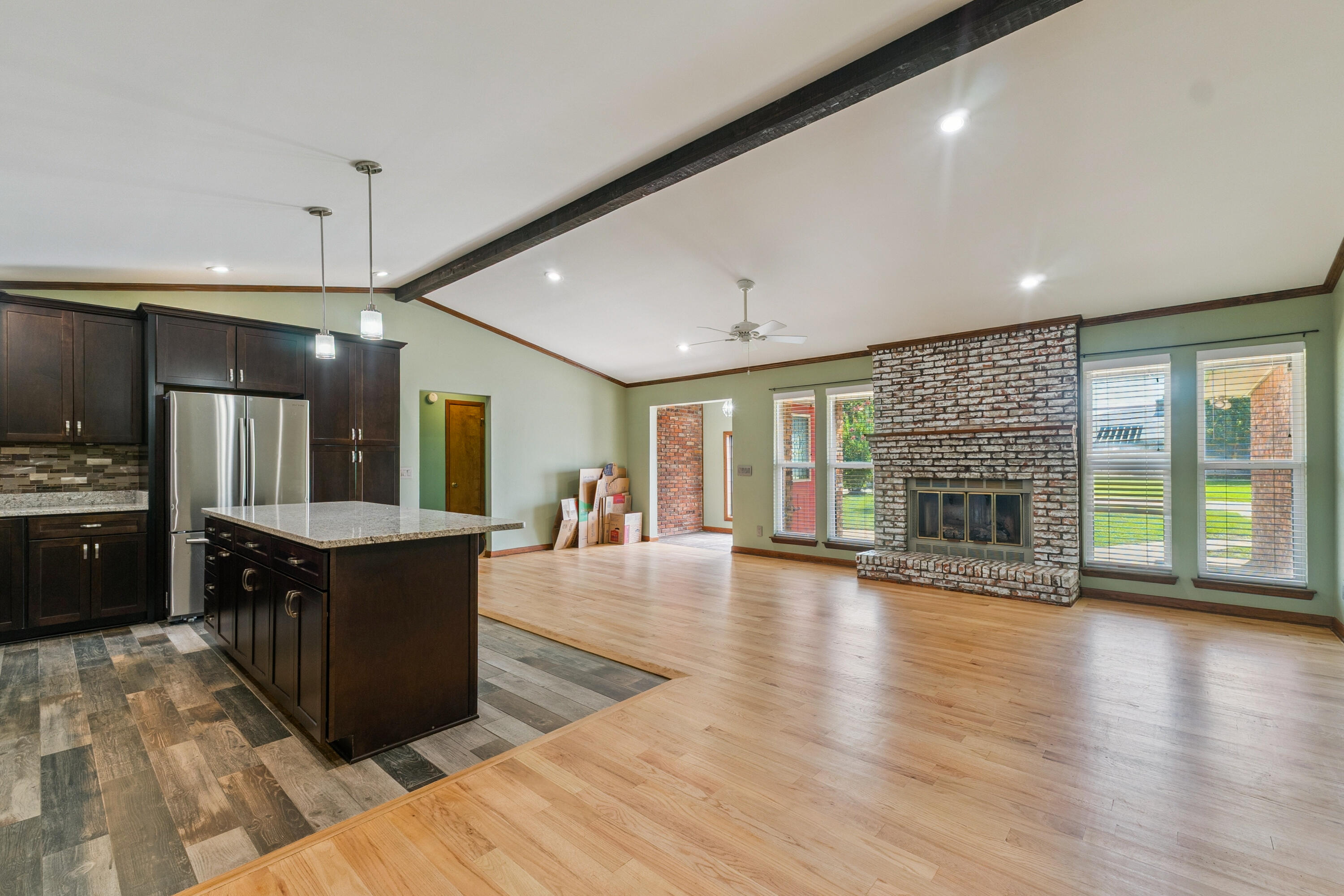 NORTHRIDGE - Residential