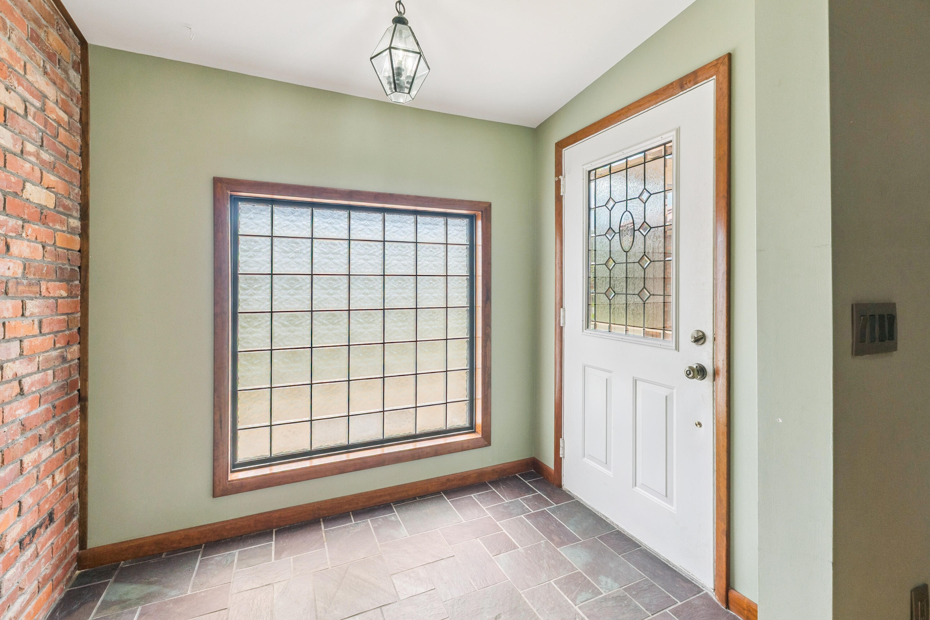 NORTHRIDGE - Residential