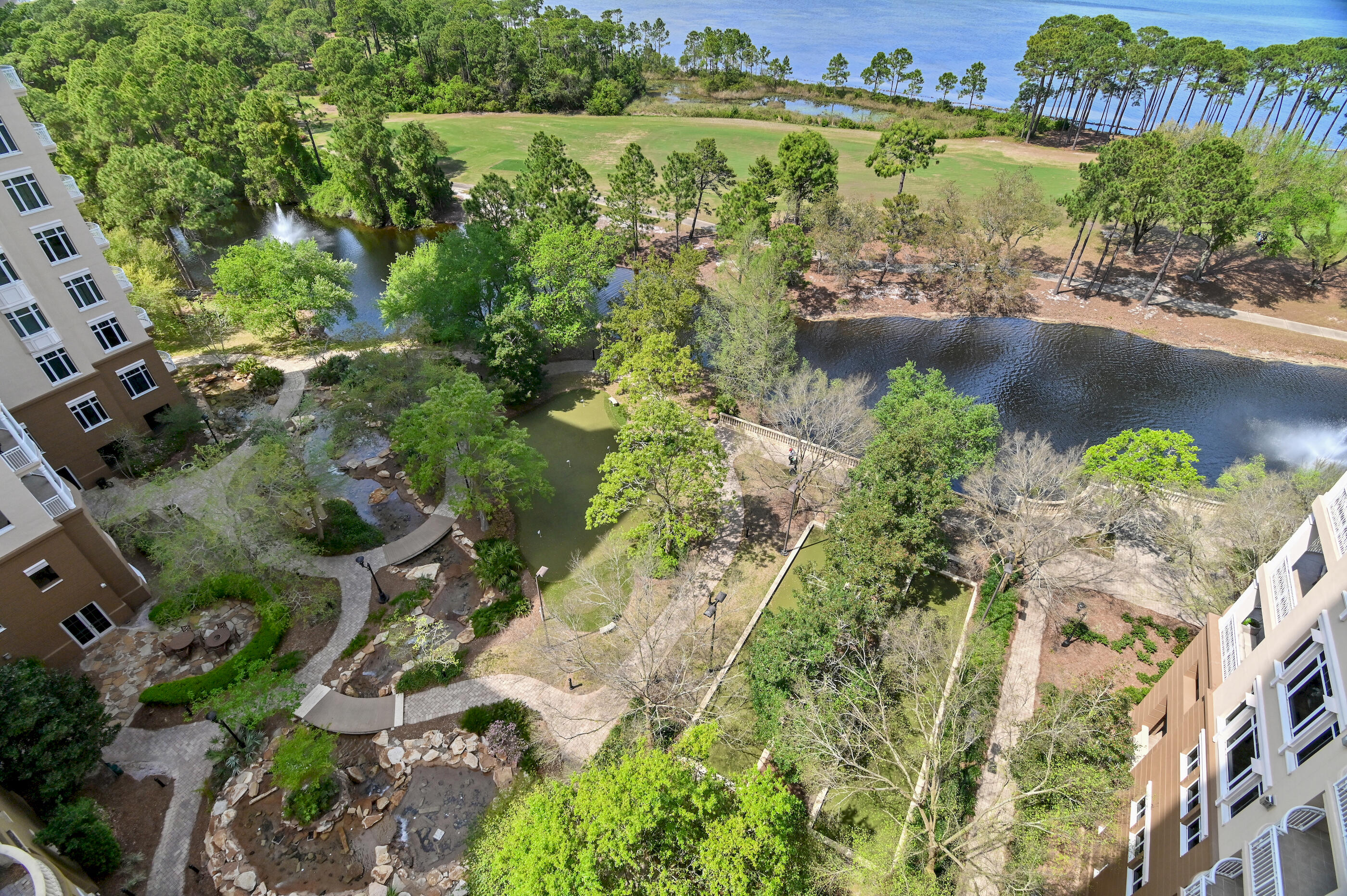 ONE WATER PLACE - Residential