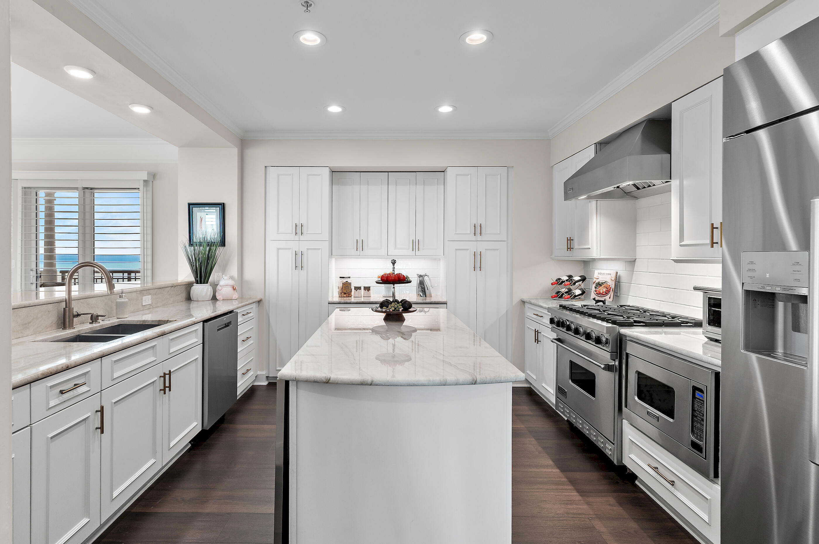 ONE WATER PLACE - Residential