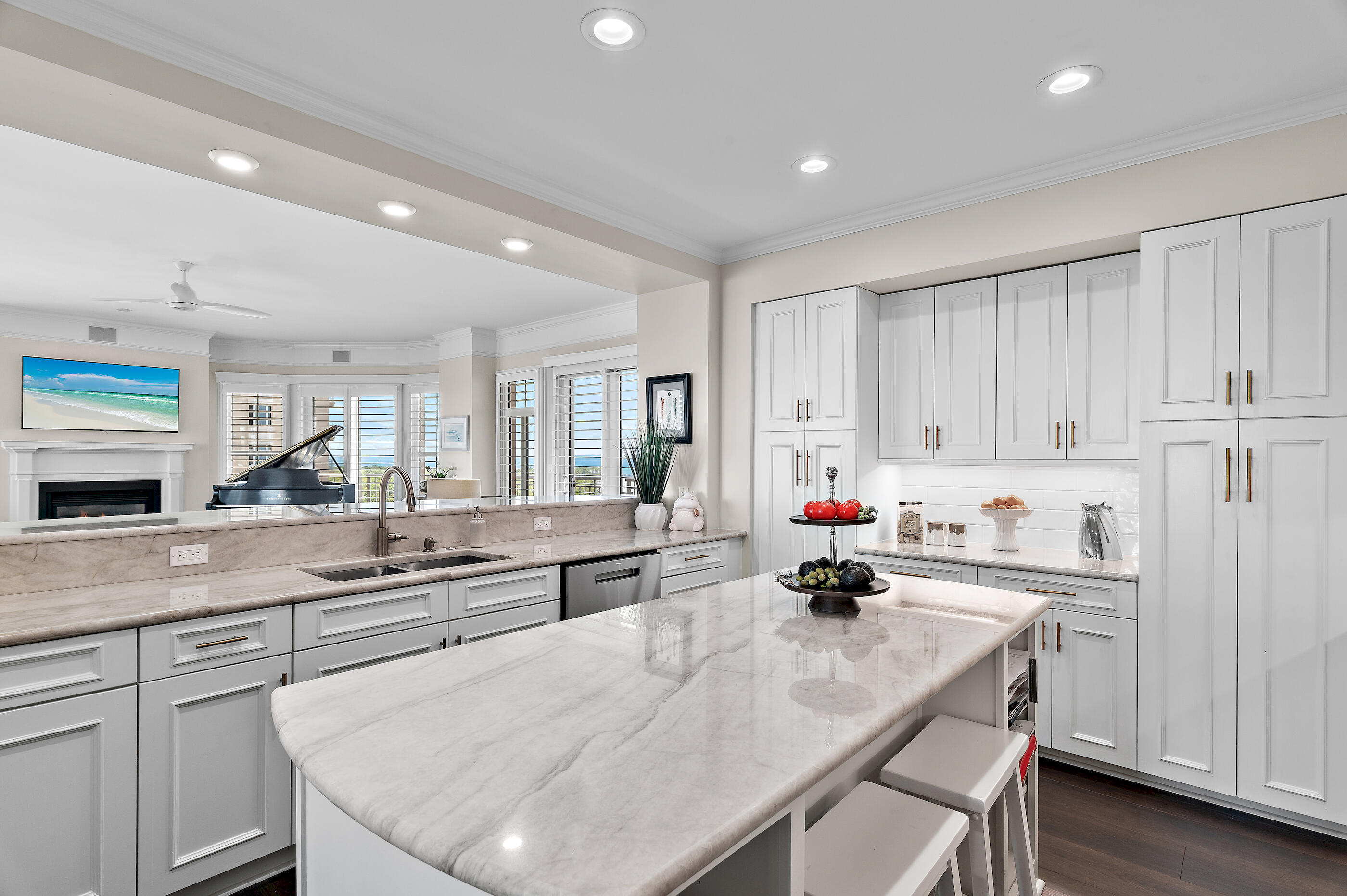 ONE WATER PLACE - Residential