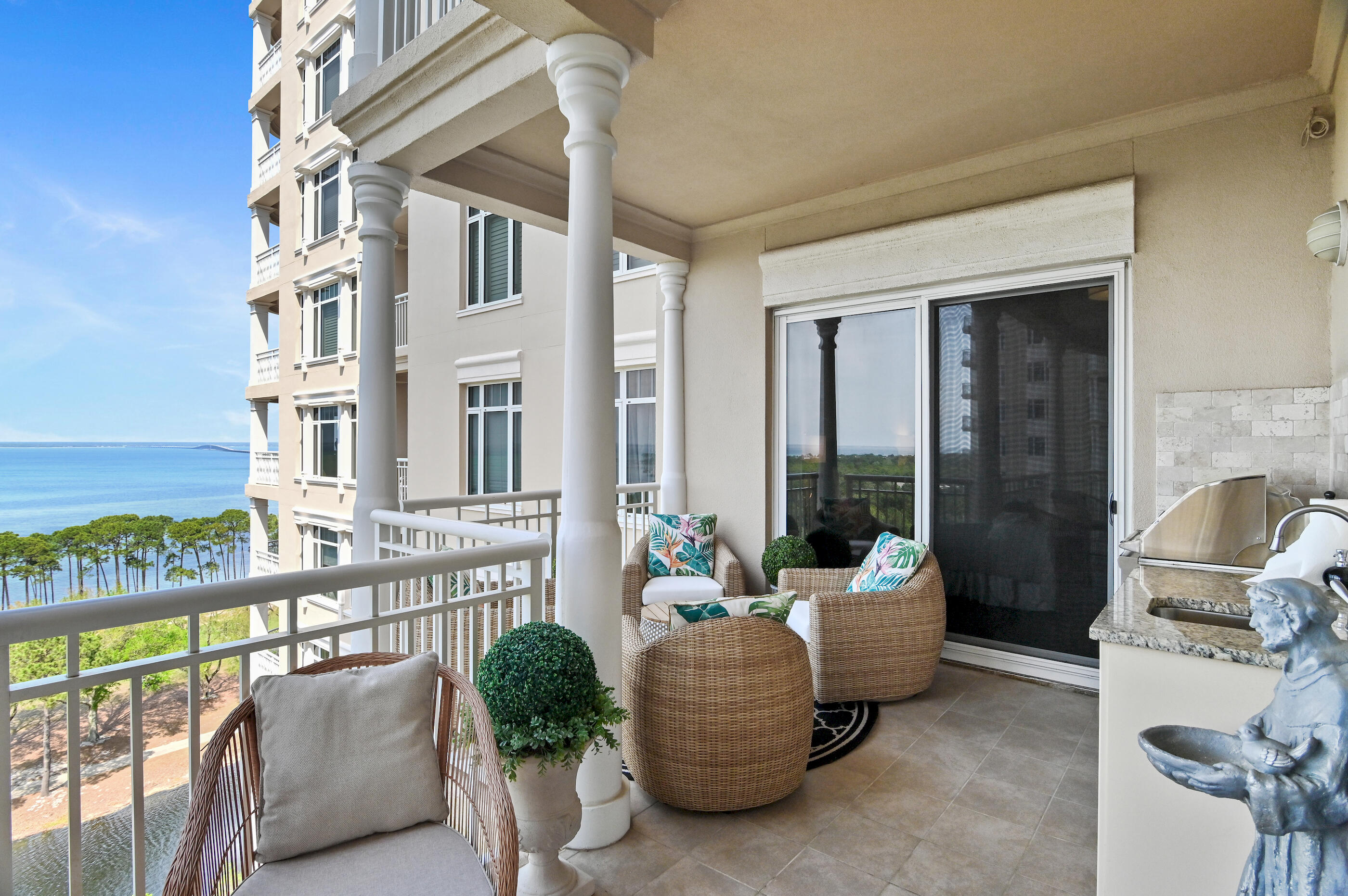 ONE WATER PLACE - Residential