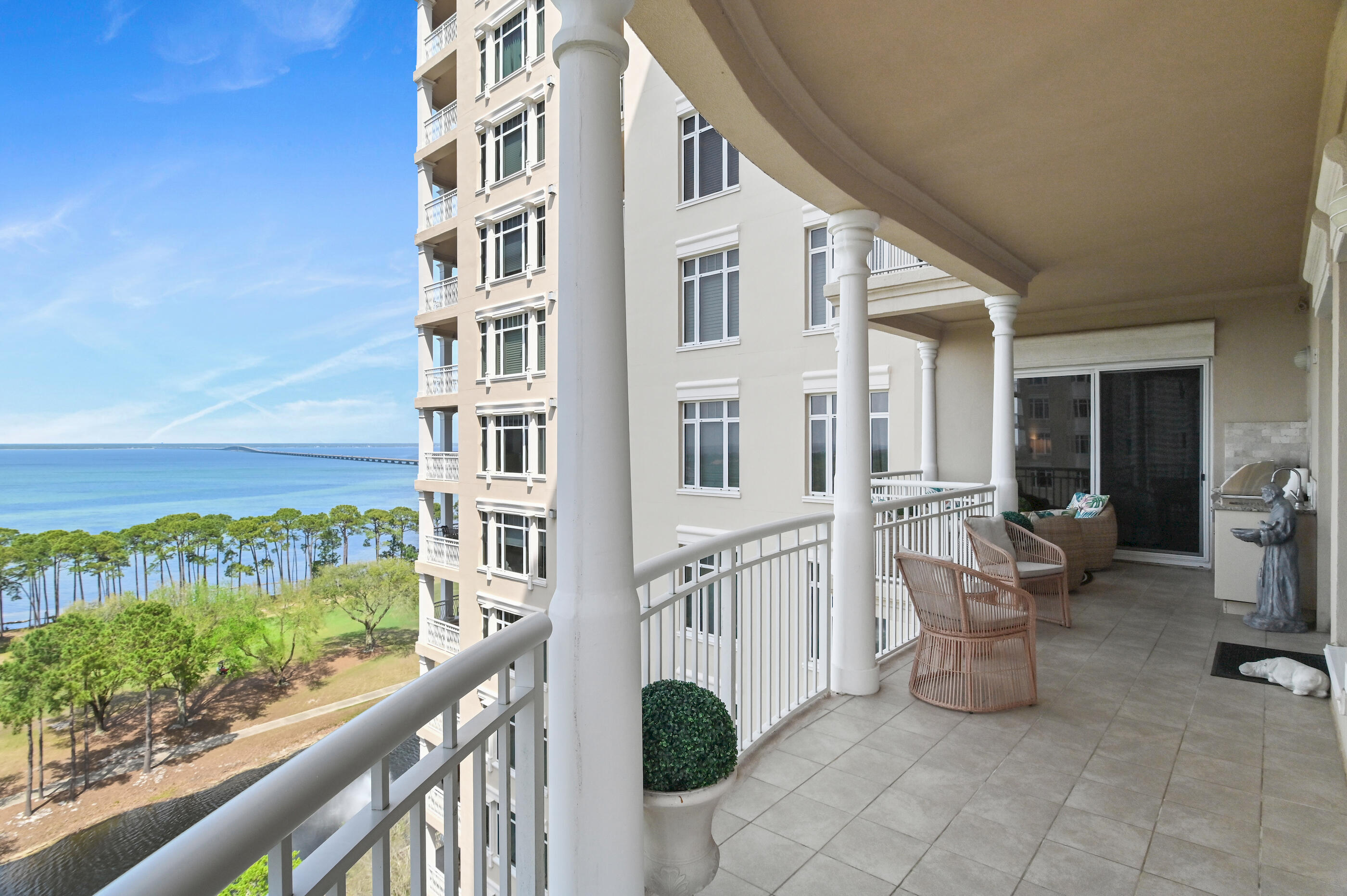 ONE WATER PLACE - Residential