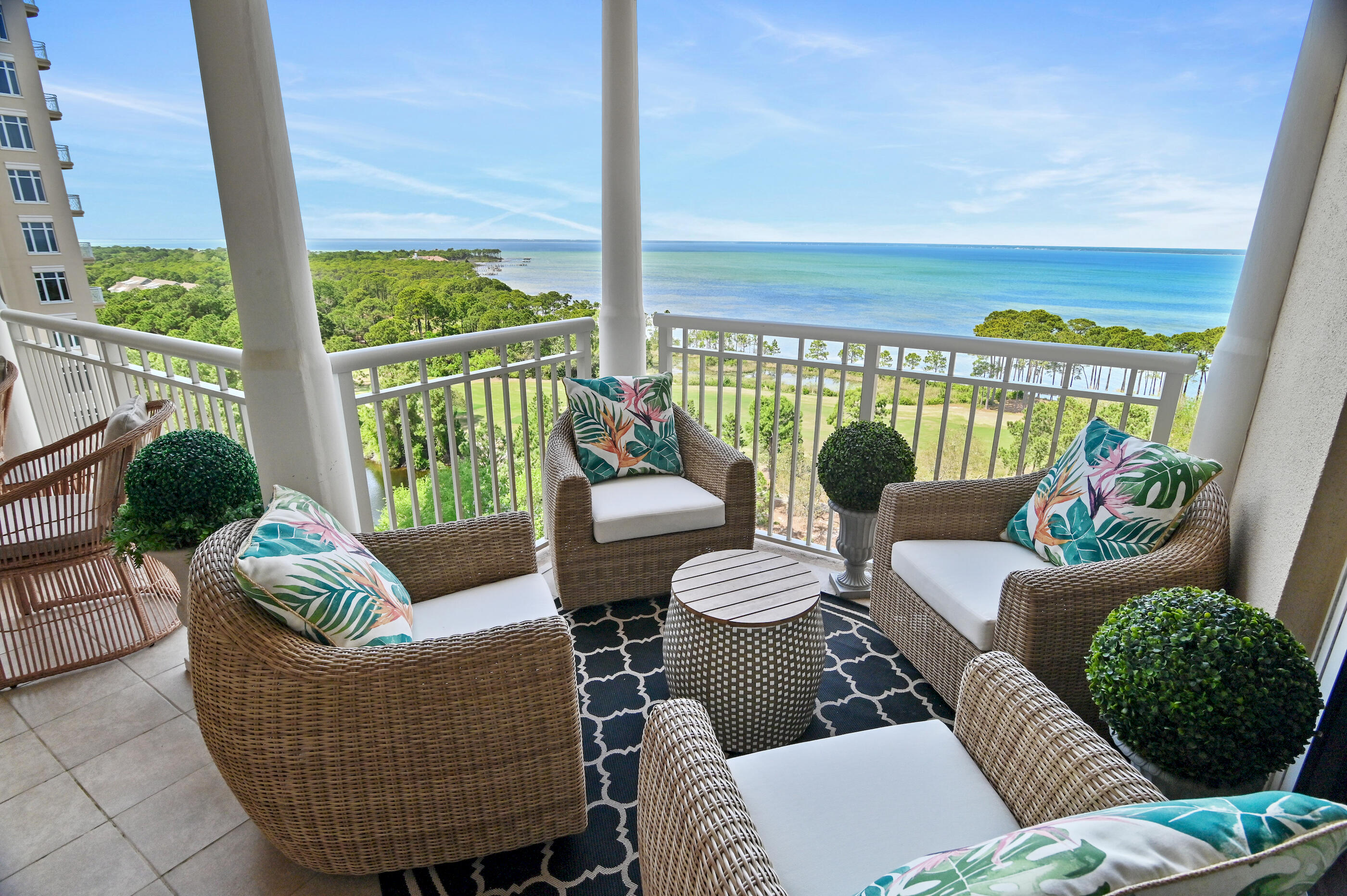 ONE WATER PLACE - Residential