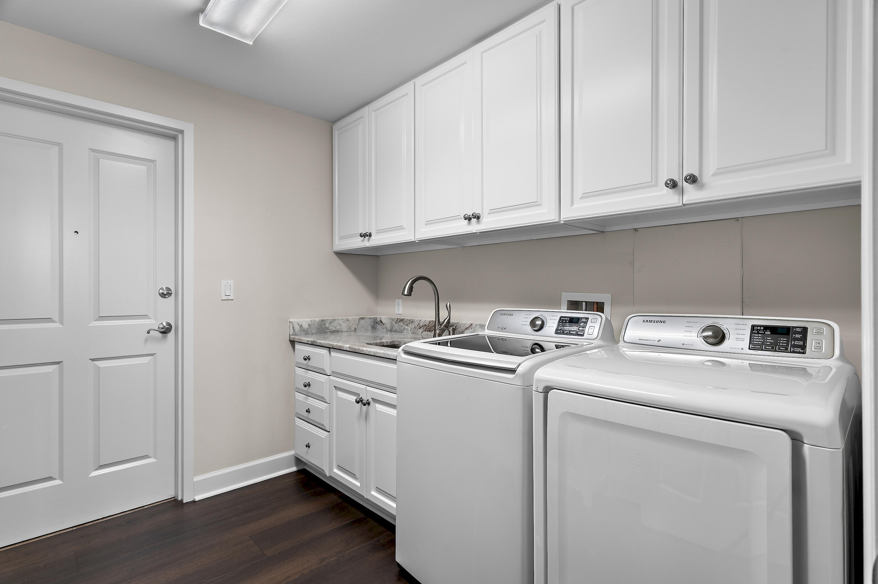 ONE WATER PLACE - Residential