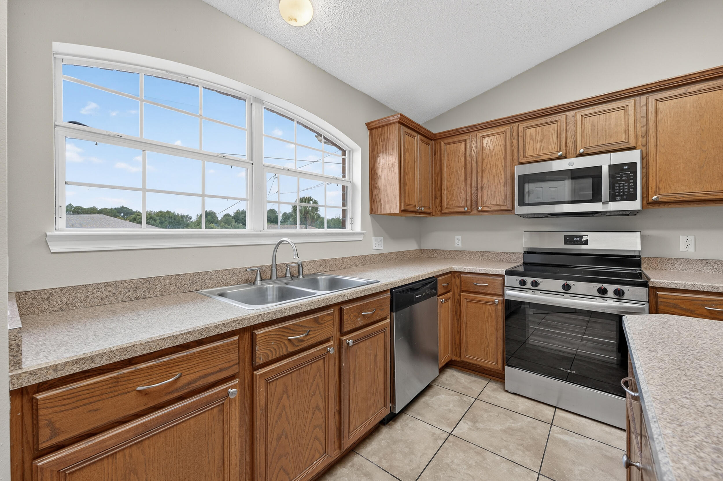 NORTHVIEW ESTATES 7TH ADDN - Residential