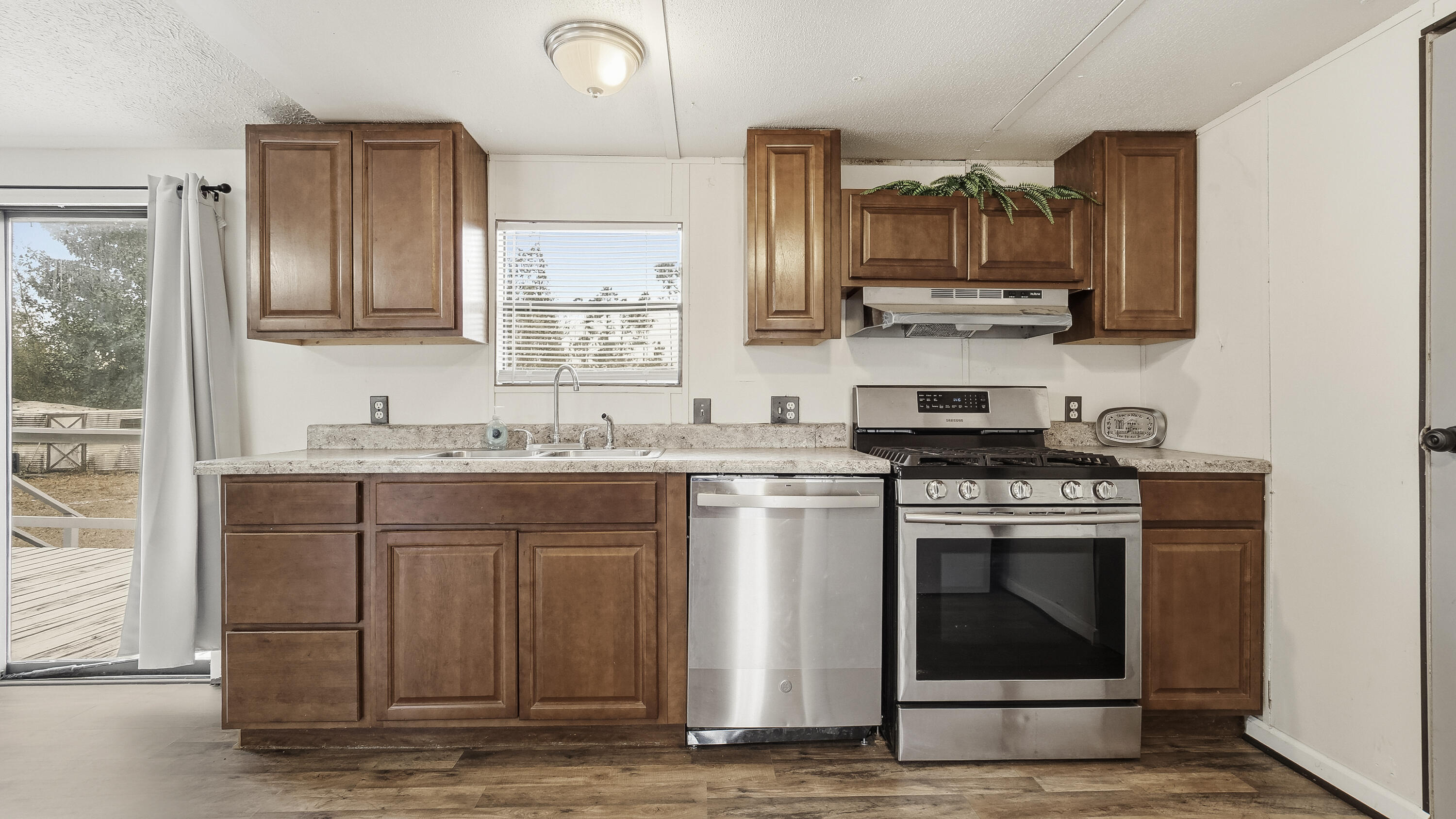 NO RECORDED SUBDIVISION - Residential