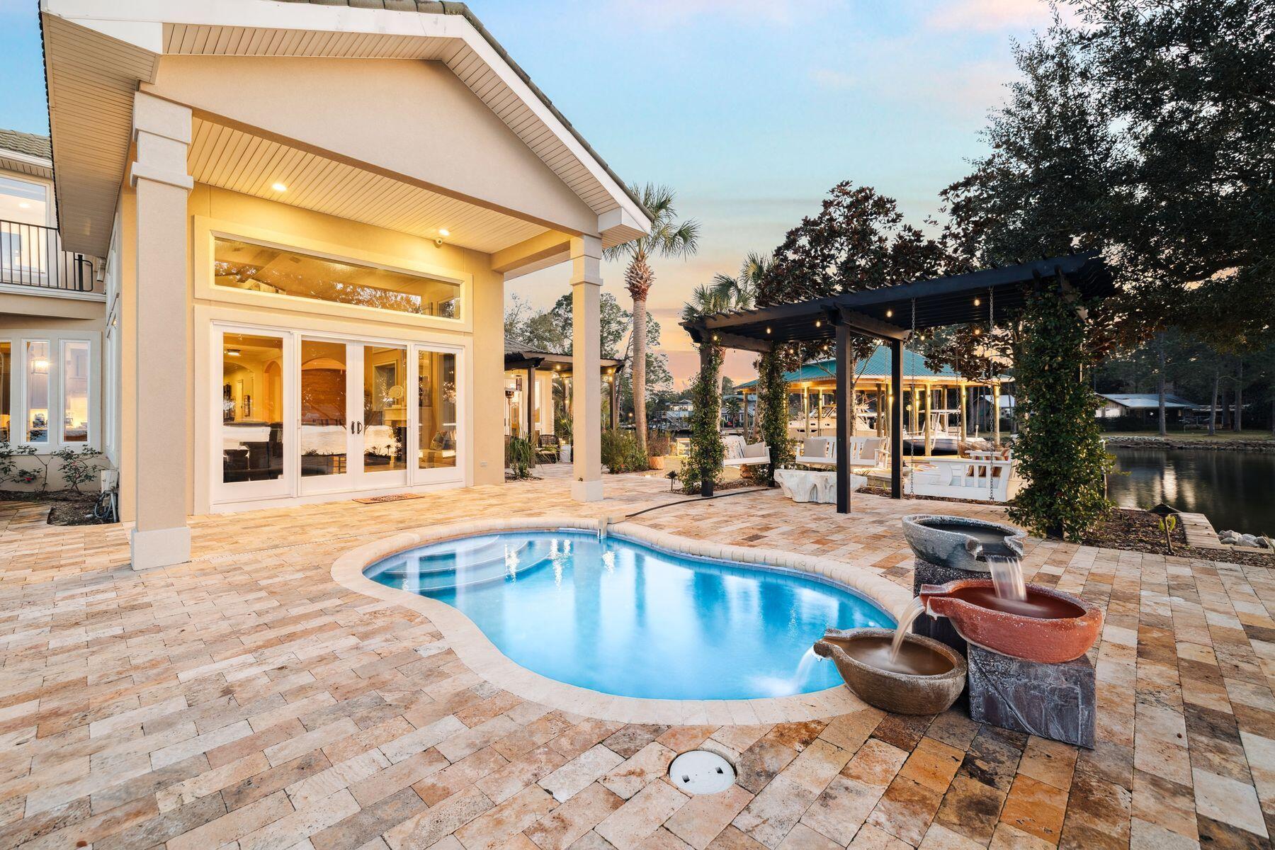 SANTA ROSA BEACH ESTATES - Residential