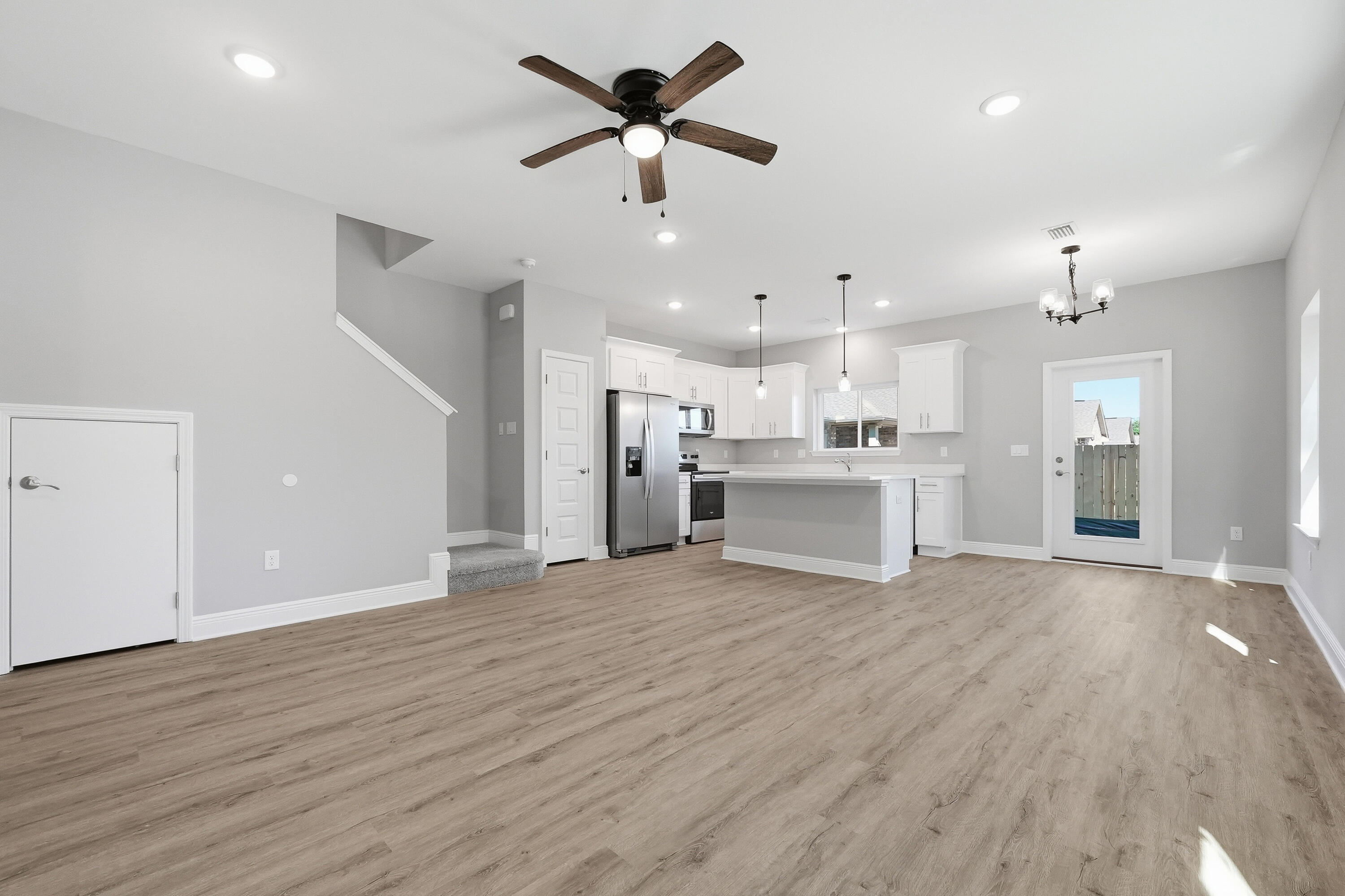 Vicki Leigh T/H - Residential