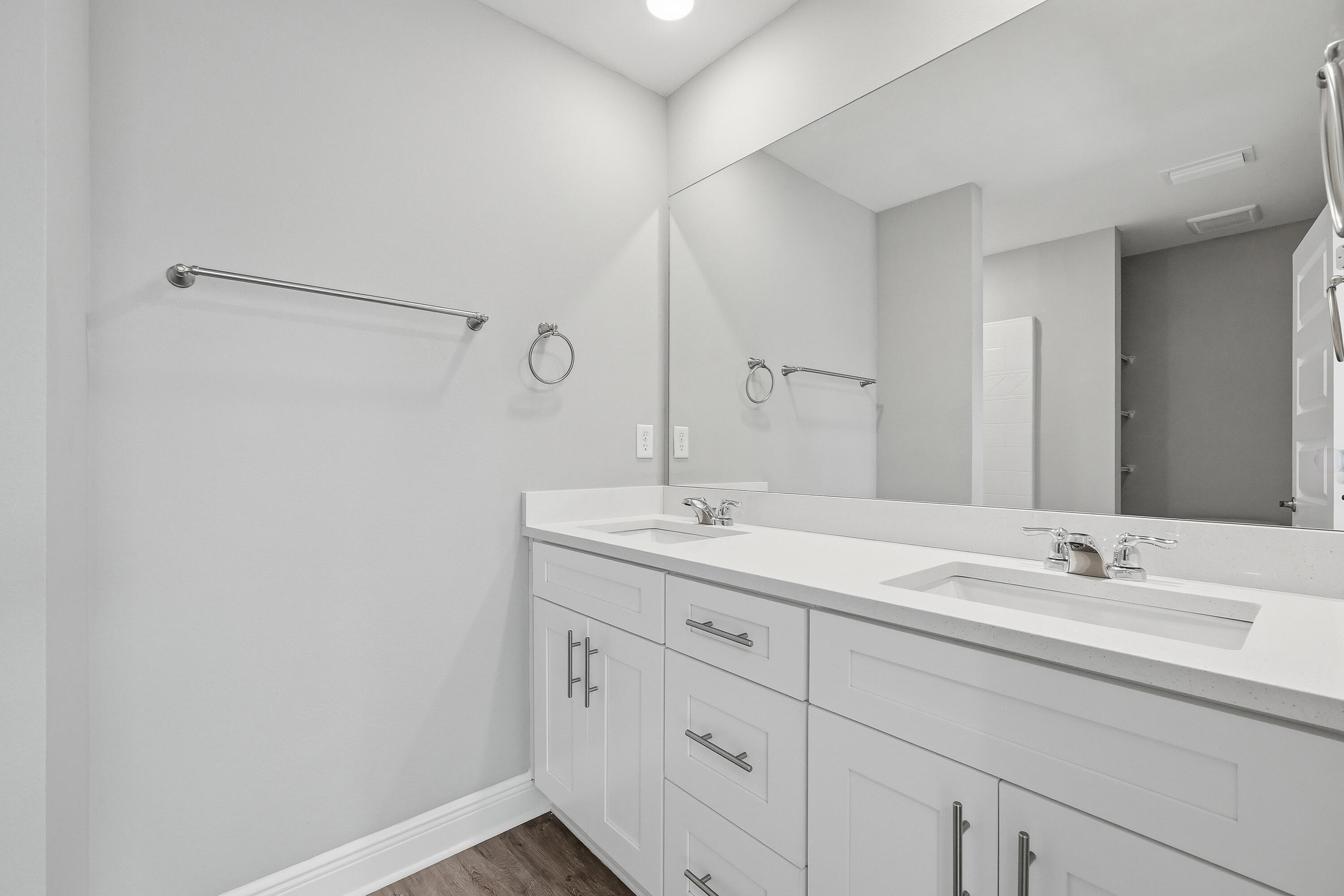 Vicki Leigh T/H - Residential