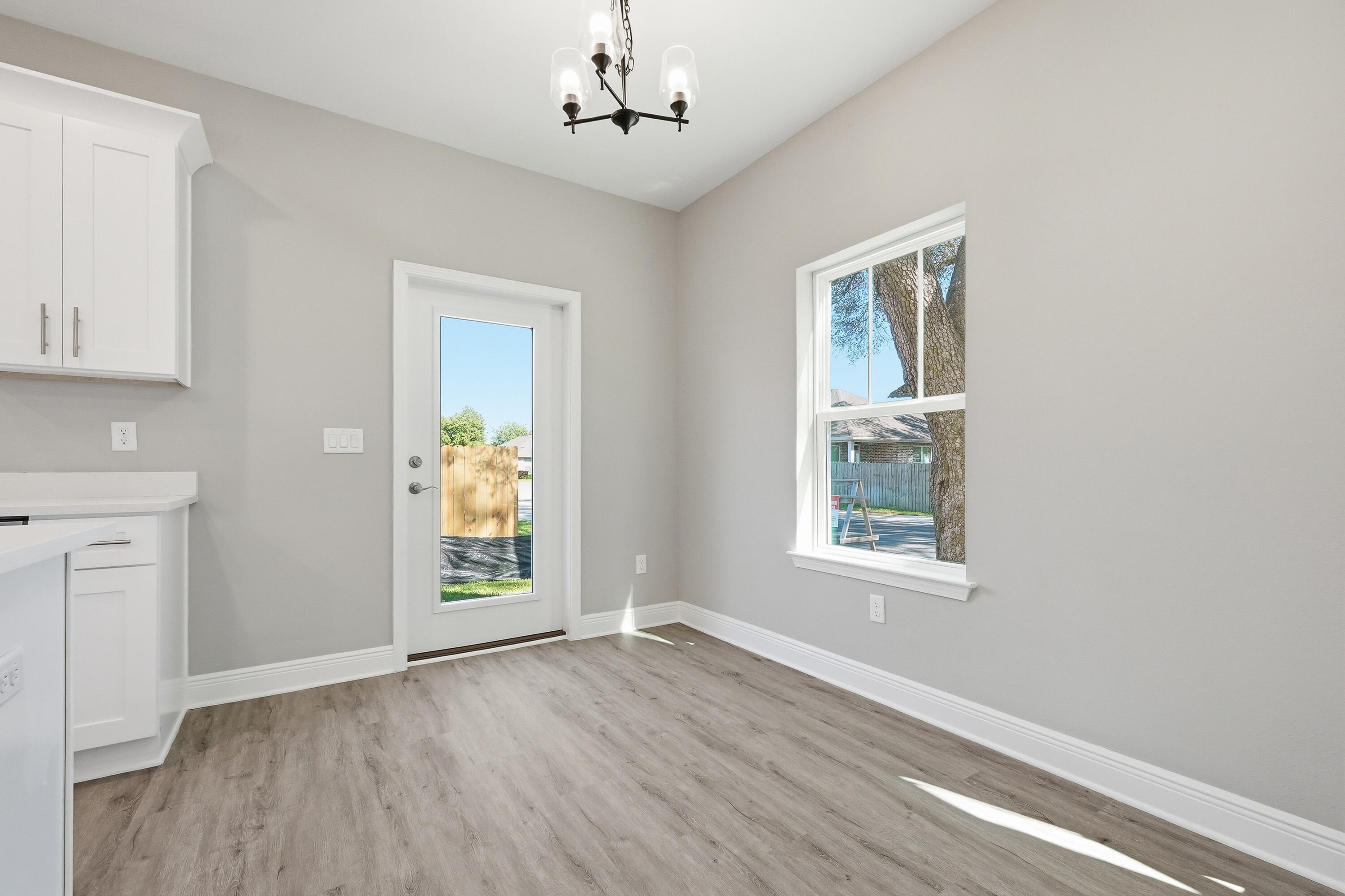 Vicki Leigh T/H - Residential